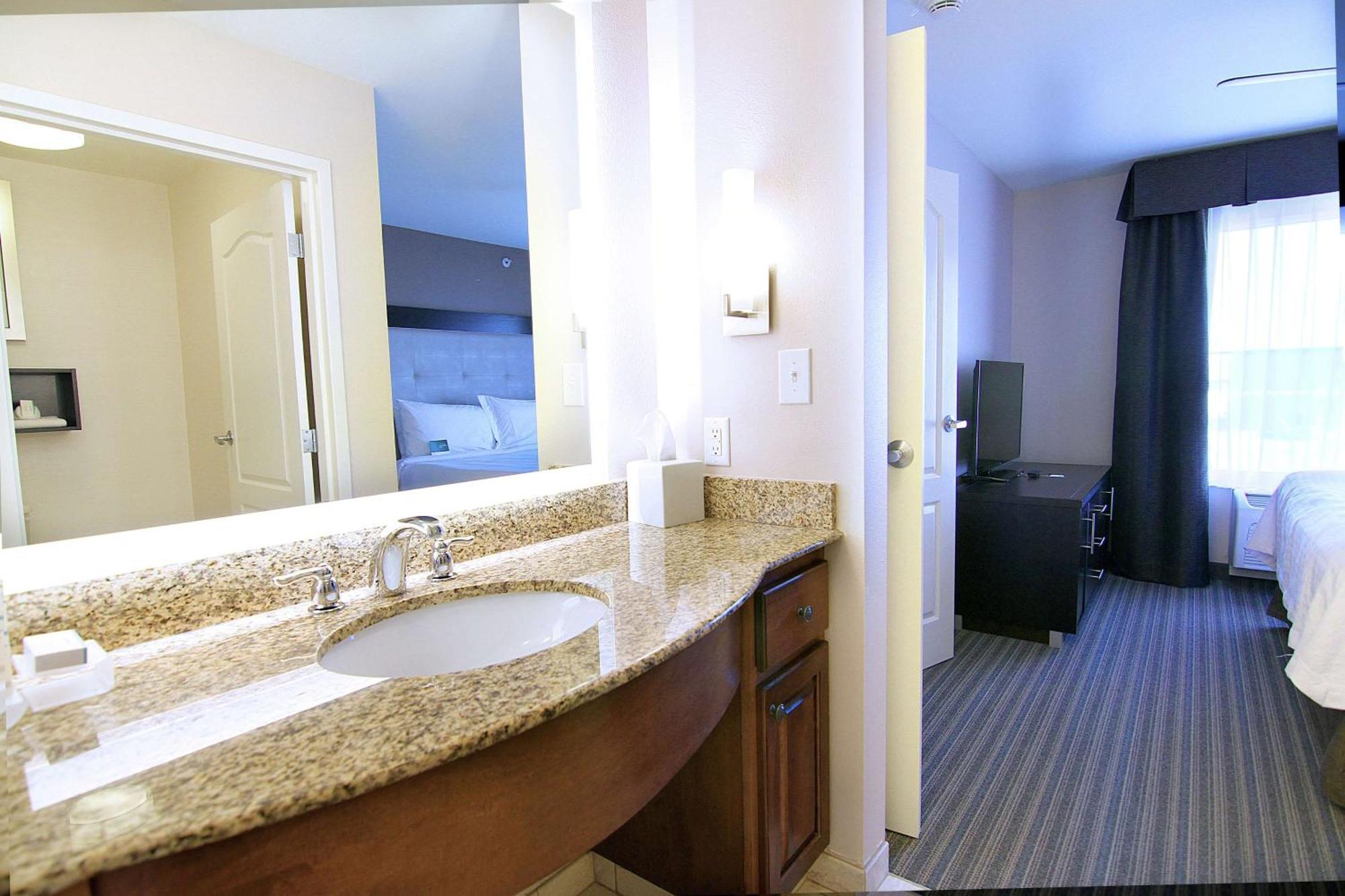 One-Bedroom King Suite Non-Smoking