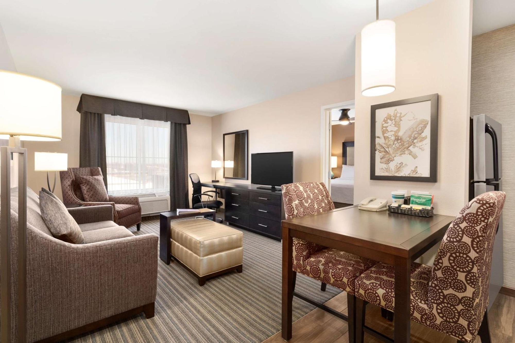 One-Bedroom King Suite Non-Smoking