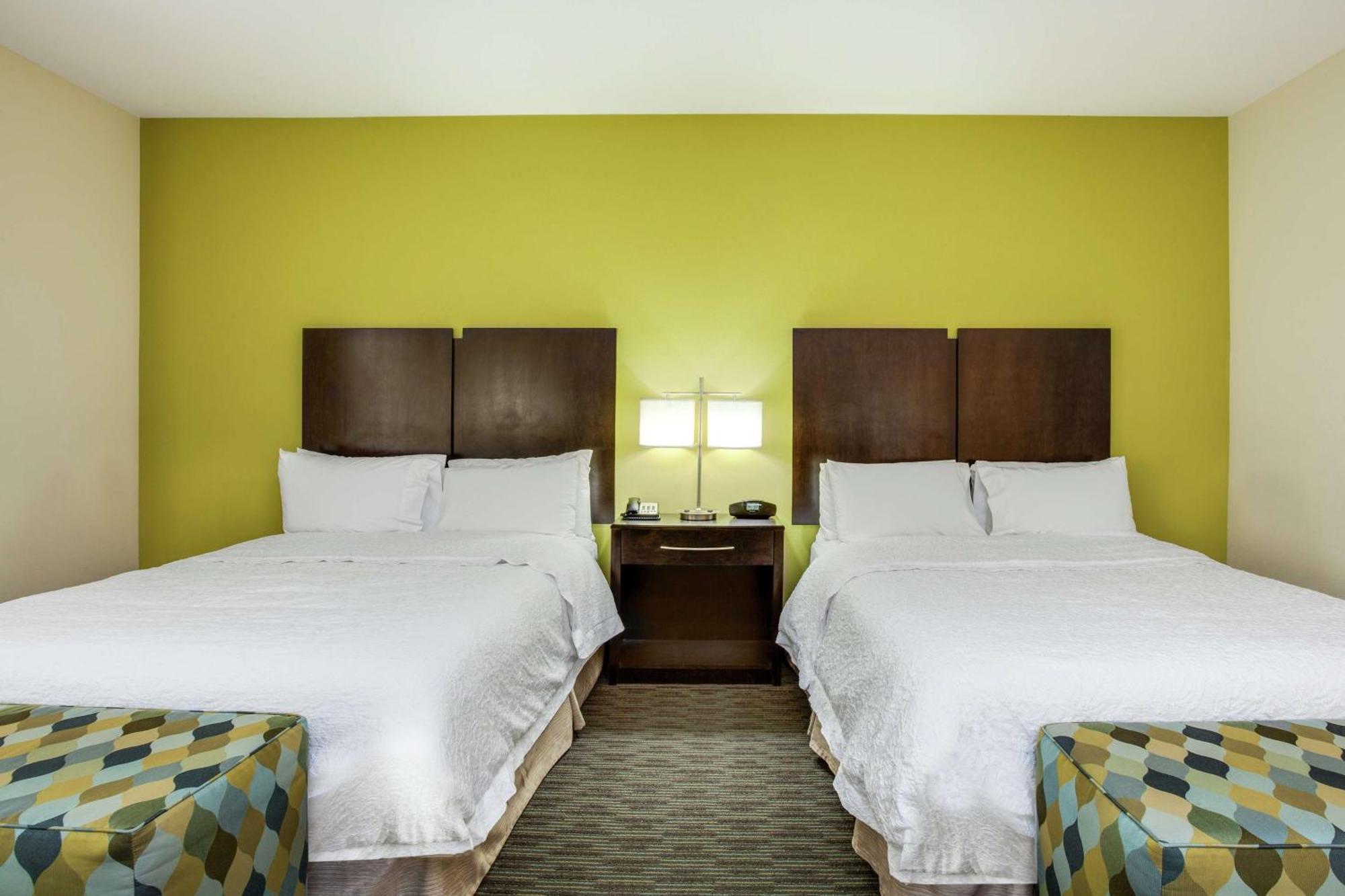 Queen Room Two Queen Beds Mobility Hearing Access or Non-Smoking
