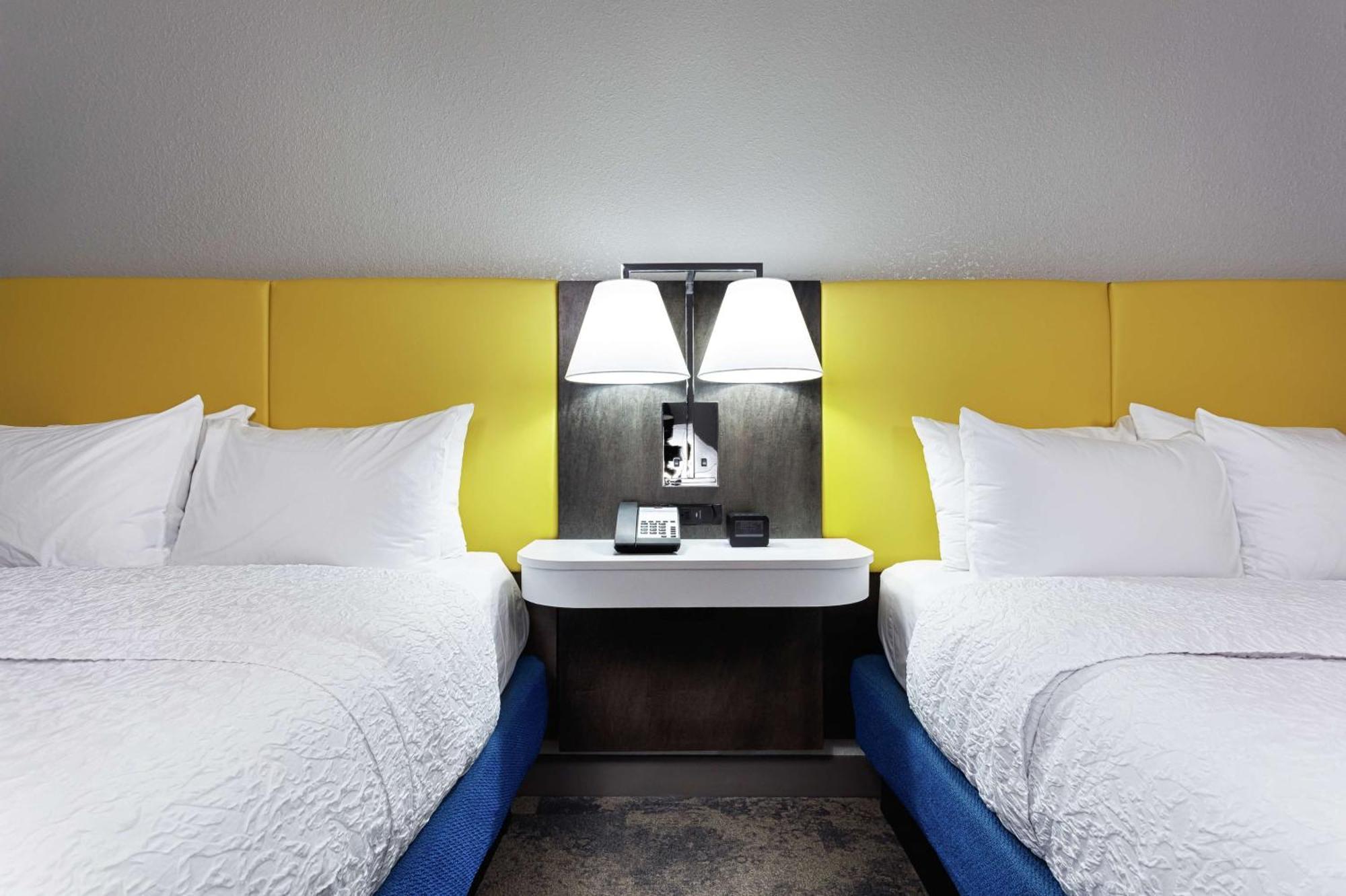 Queen Room Two Queen Beds Hearing Access or Non-Smoking