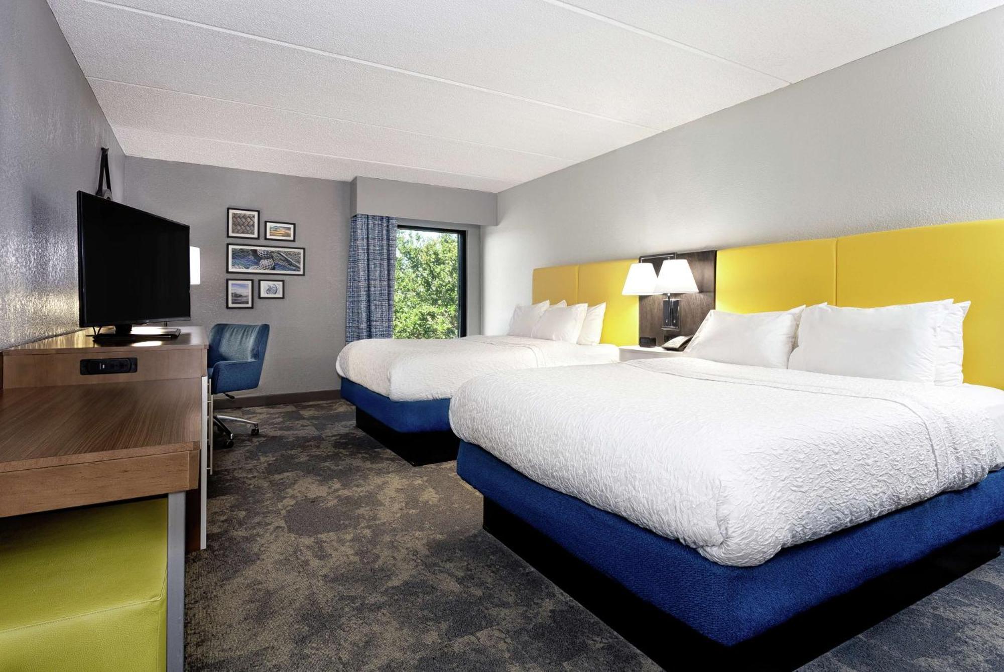 Queen Room Two Queen Beds Hearing Access or Non-Smoking