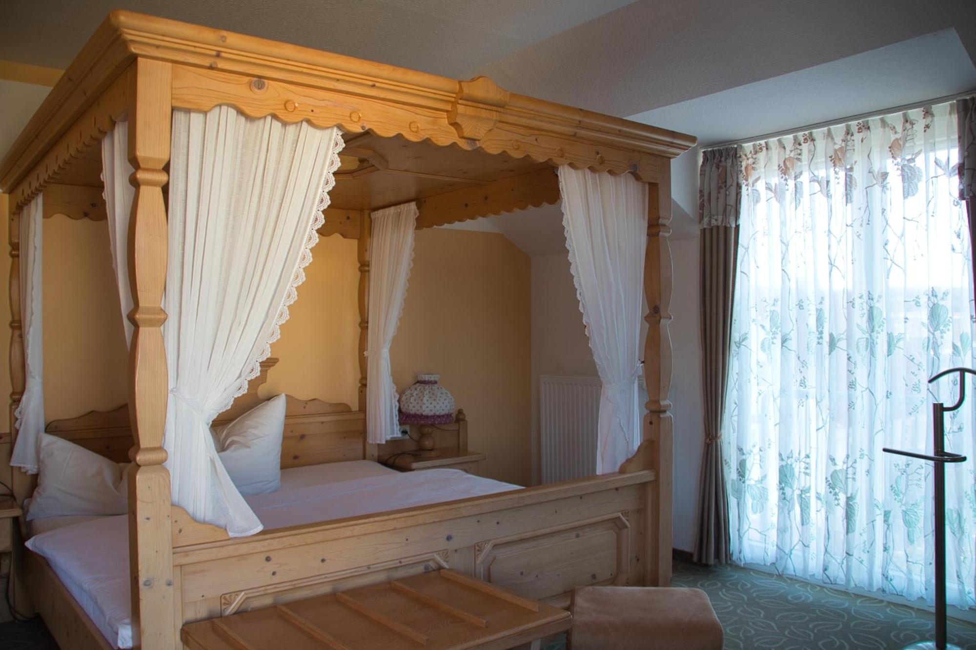 Deluxe Double Room Bath