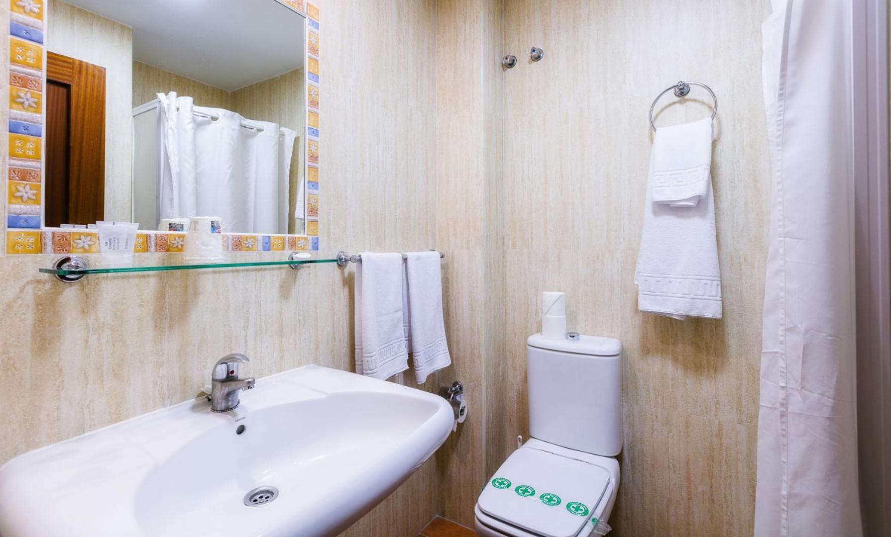 Habitación Doble con cama supletoria - 1 o 2 camas (3 adultos)