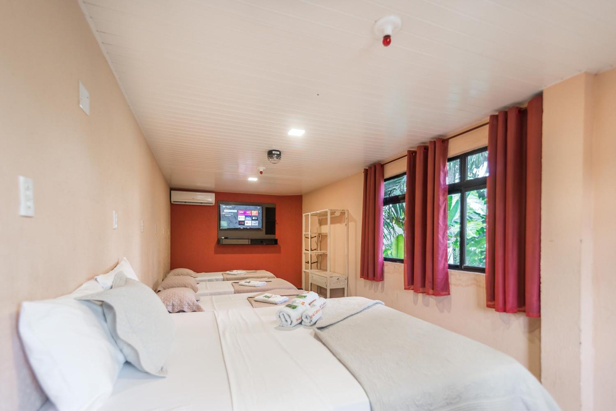 Quarto Família com Vista para o Jardim