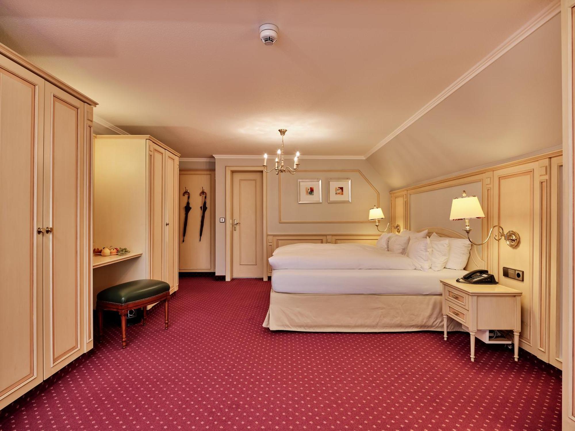 Superior King Room