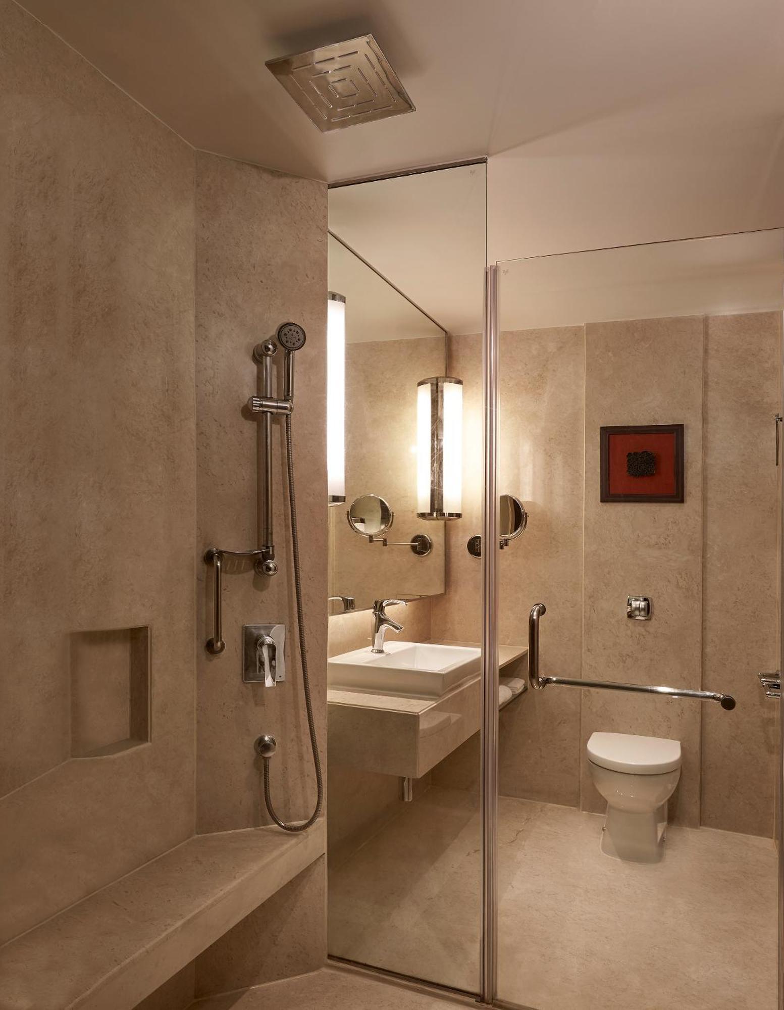 Deluxe King Room with City View - 15% off on Spa and 20% off on Laundry