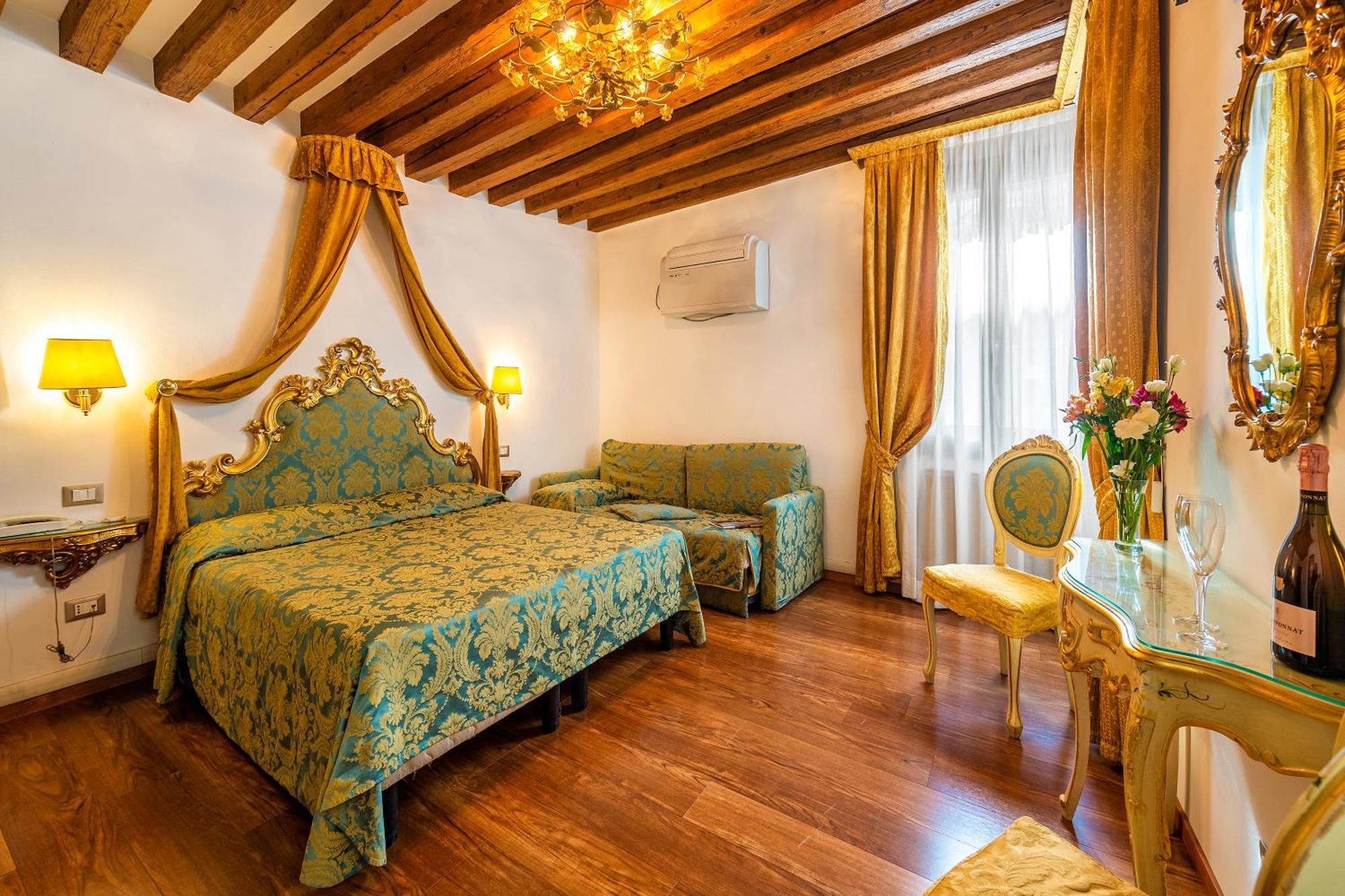 Classic Triple Room