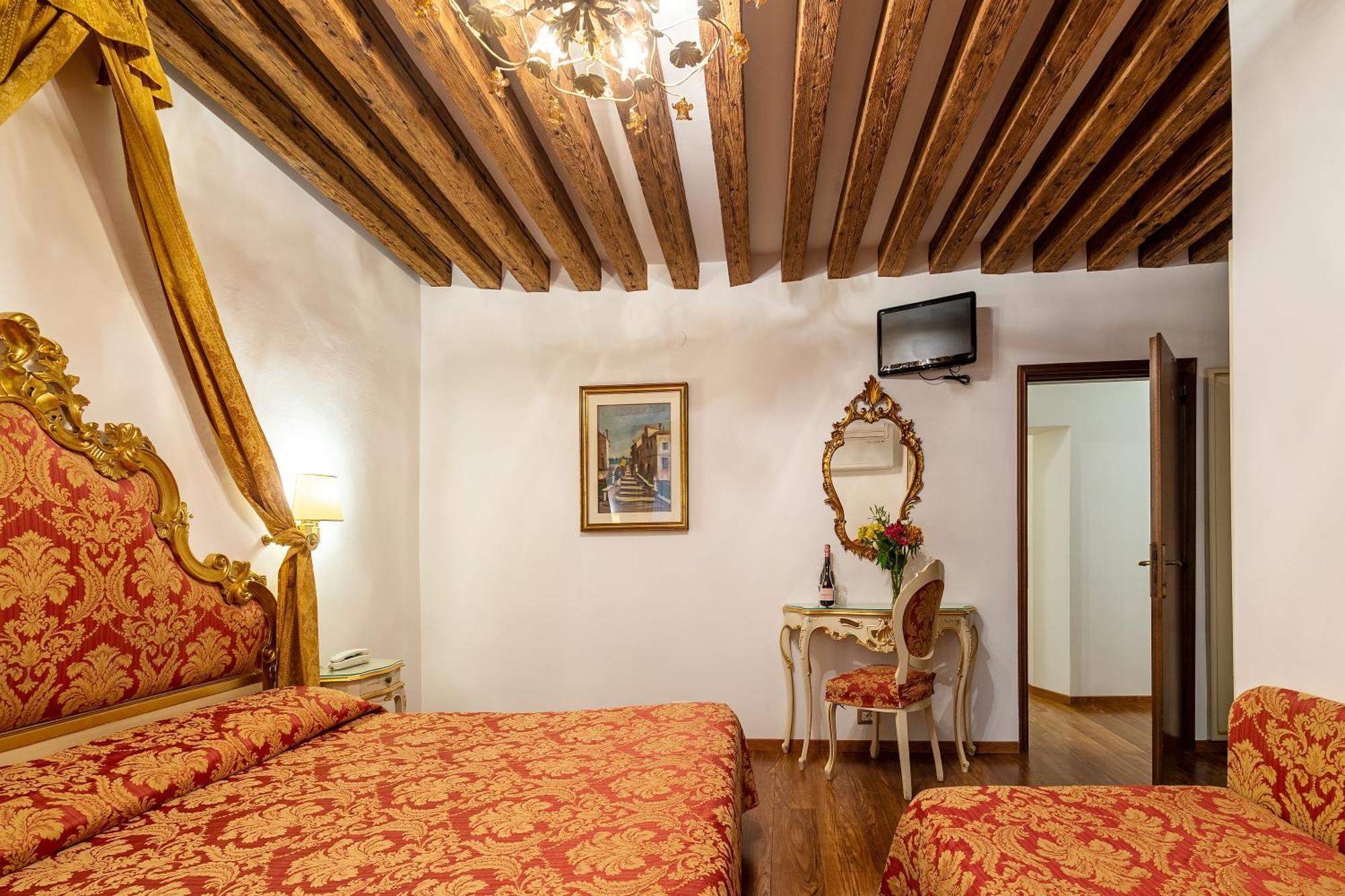 Classic Triple Room