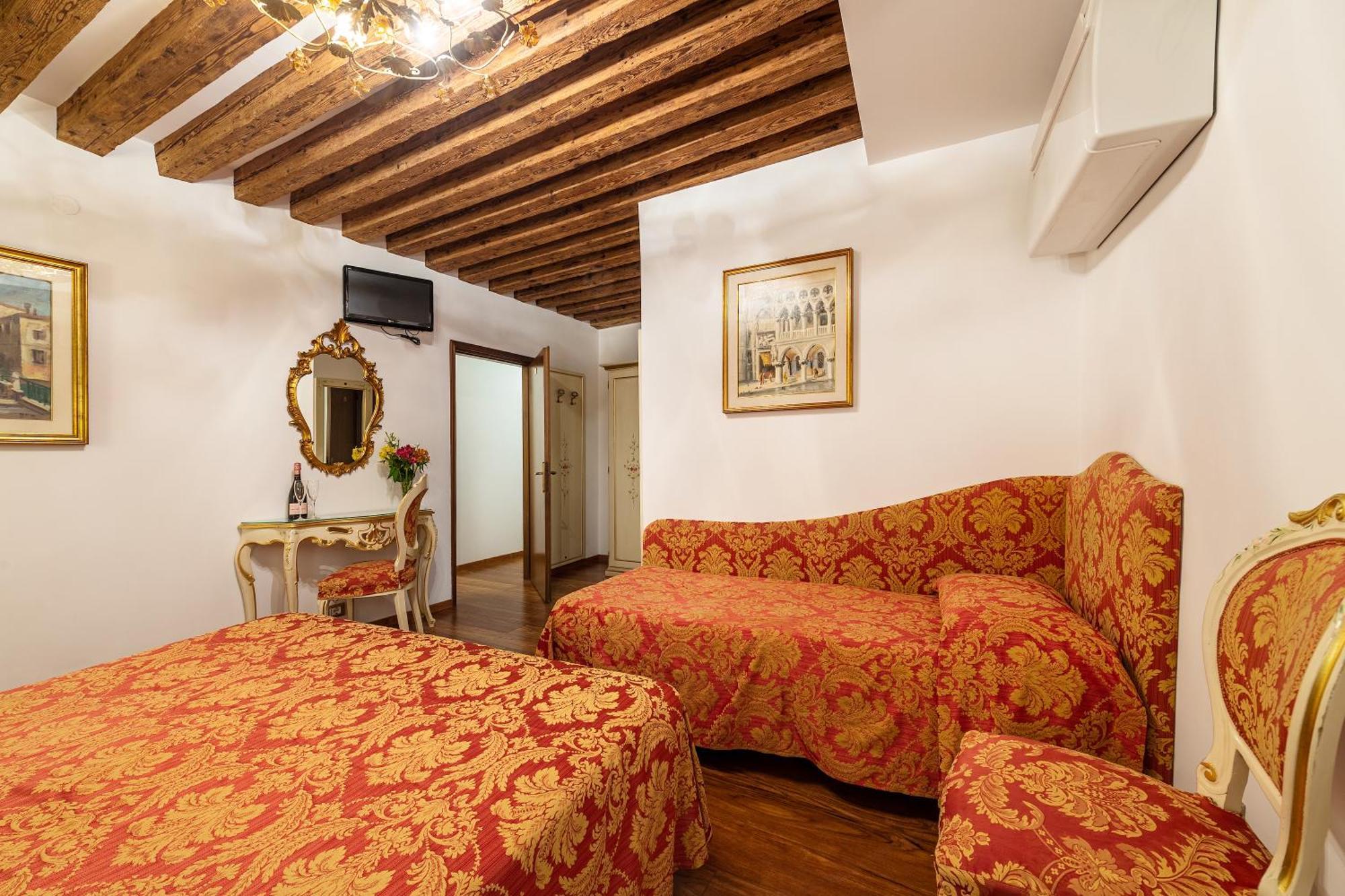 Classic Triple Room