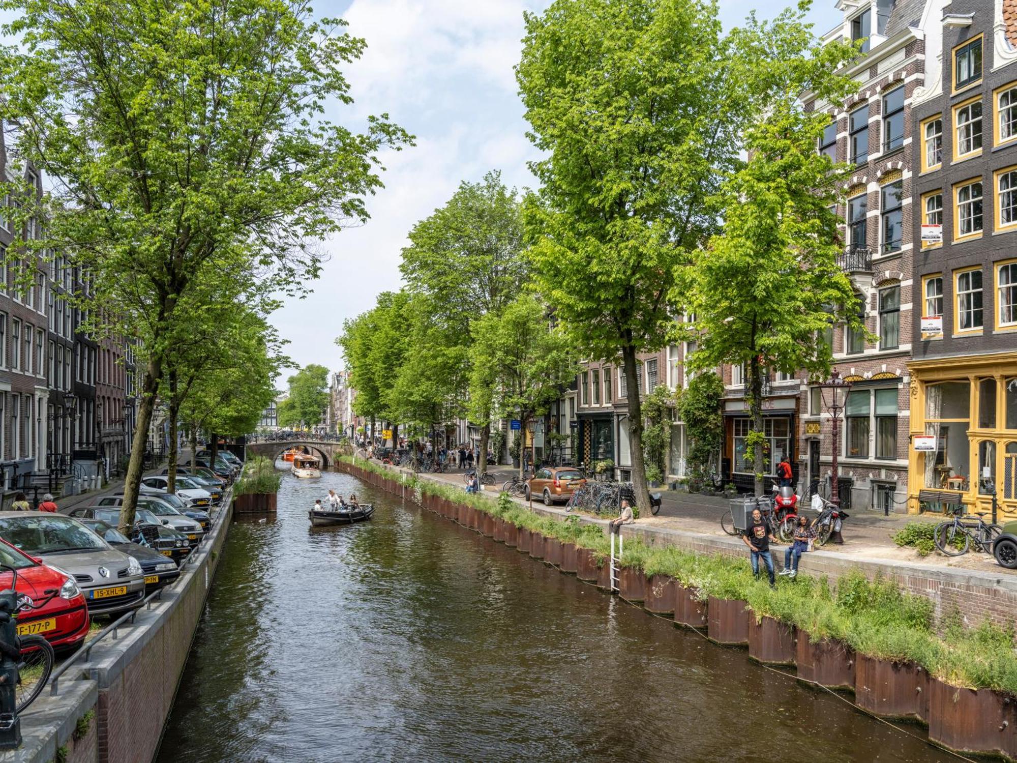 Double or Twin Room Canal View