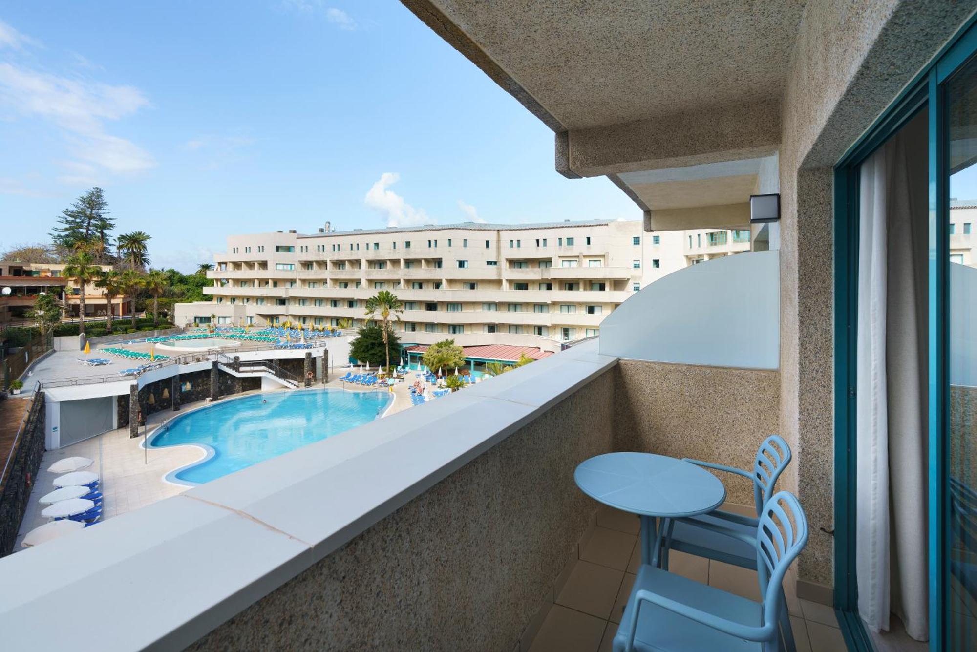 Double Pool View
