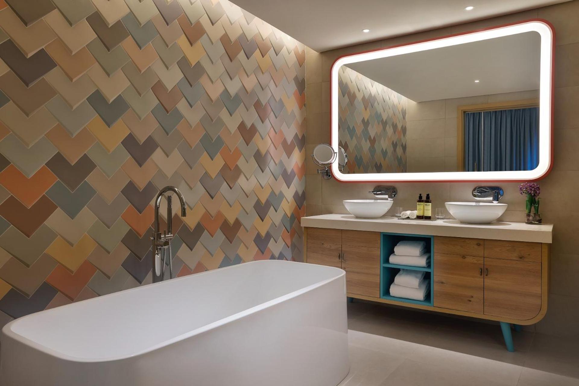 One Bedroom Sea View Suite with Balcony, Executive Lounge Access, Complimentary Airport Transfer, Beach & Rooftop Infinity Pool Access, Shuttle to Mall Of Emirates,1559259061:JPEG