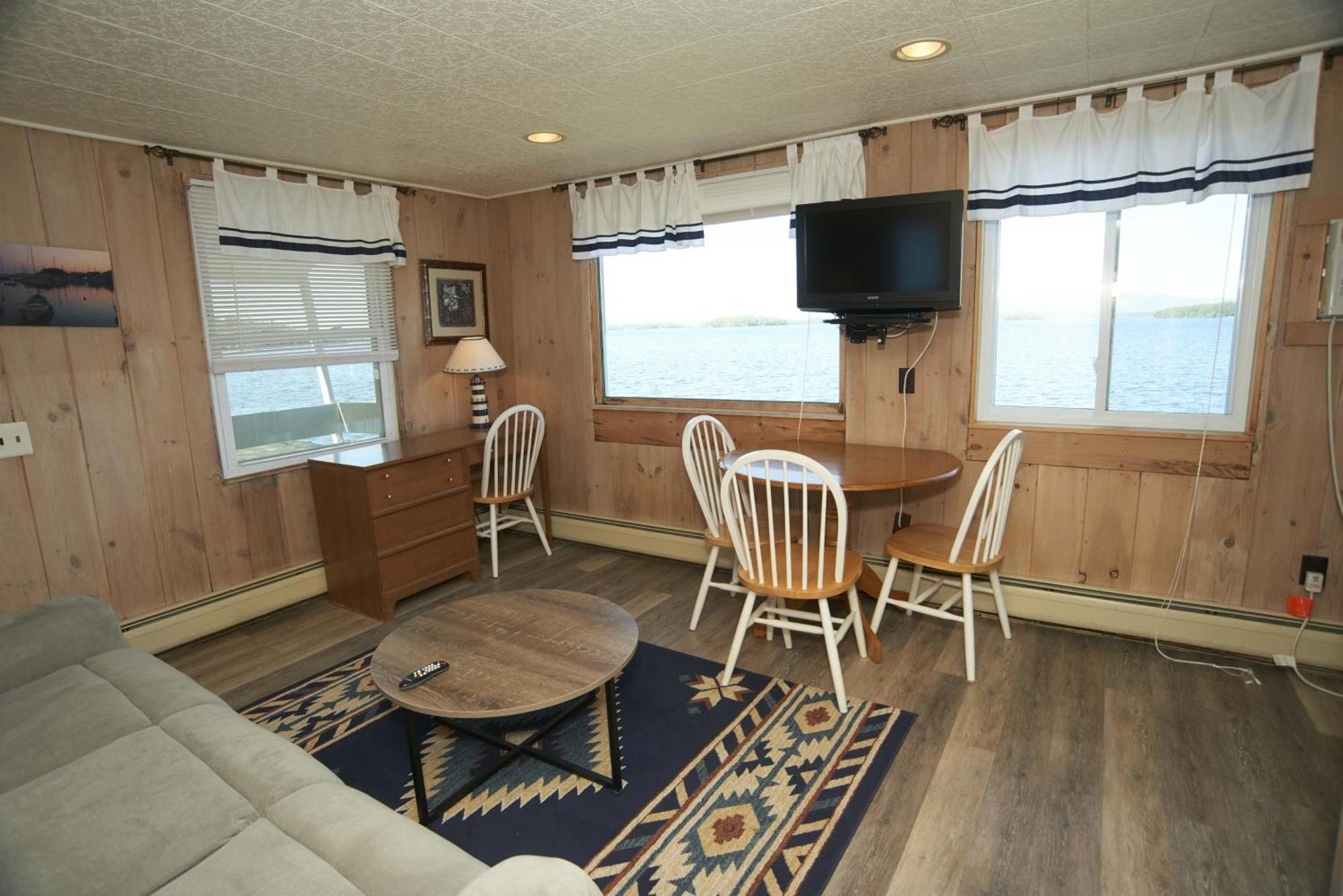 Suite Lakefront View