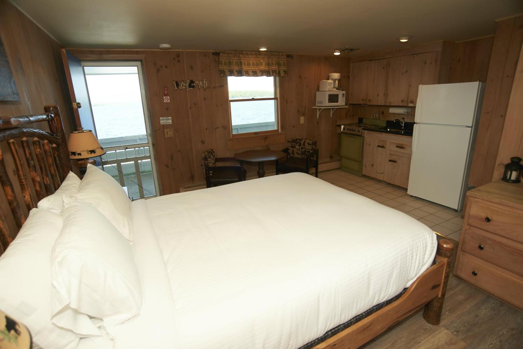 Single Room Lake View Balcony