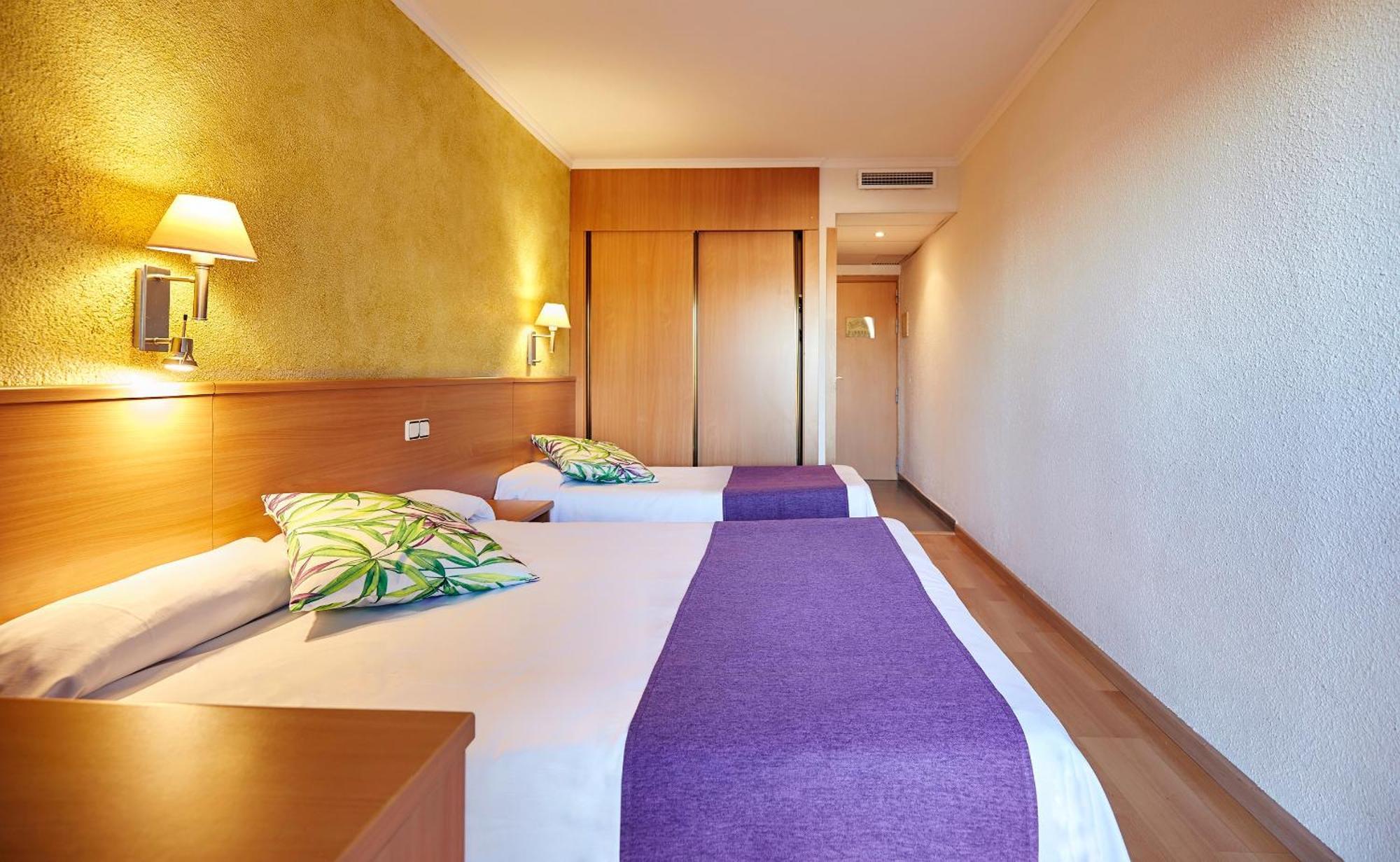 Habitación Doble con cama supletoria - 1 o 2 camas (2 adultos + 1 niño)