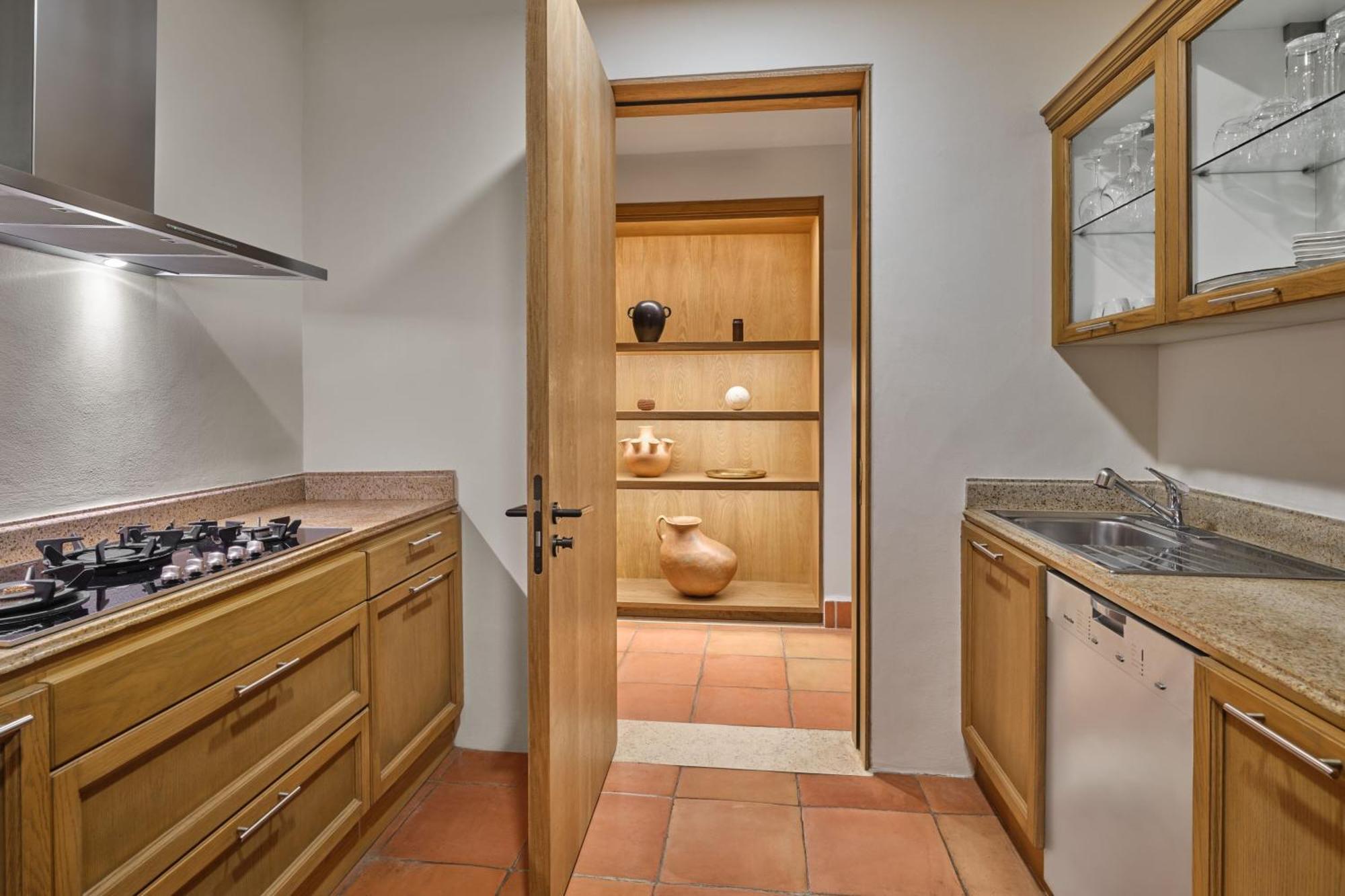 Luxury Villa 1 Bedroom Villa 1 King Beachfront Whirlpool