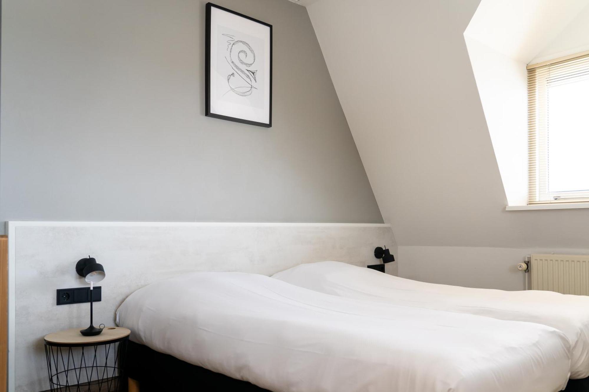 Twin Room Lake View