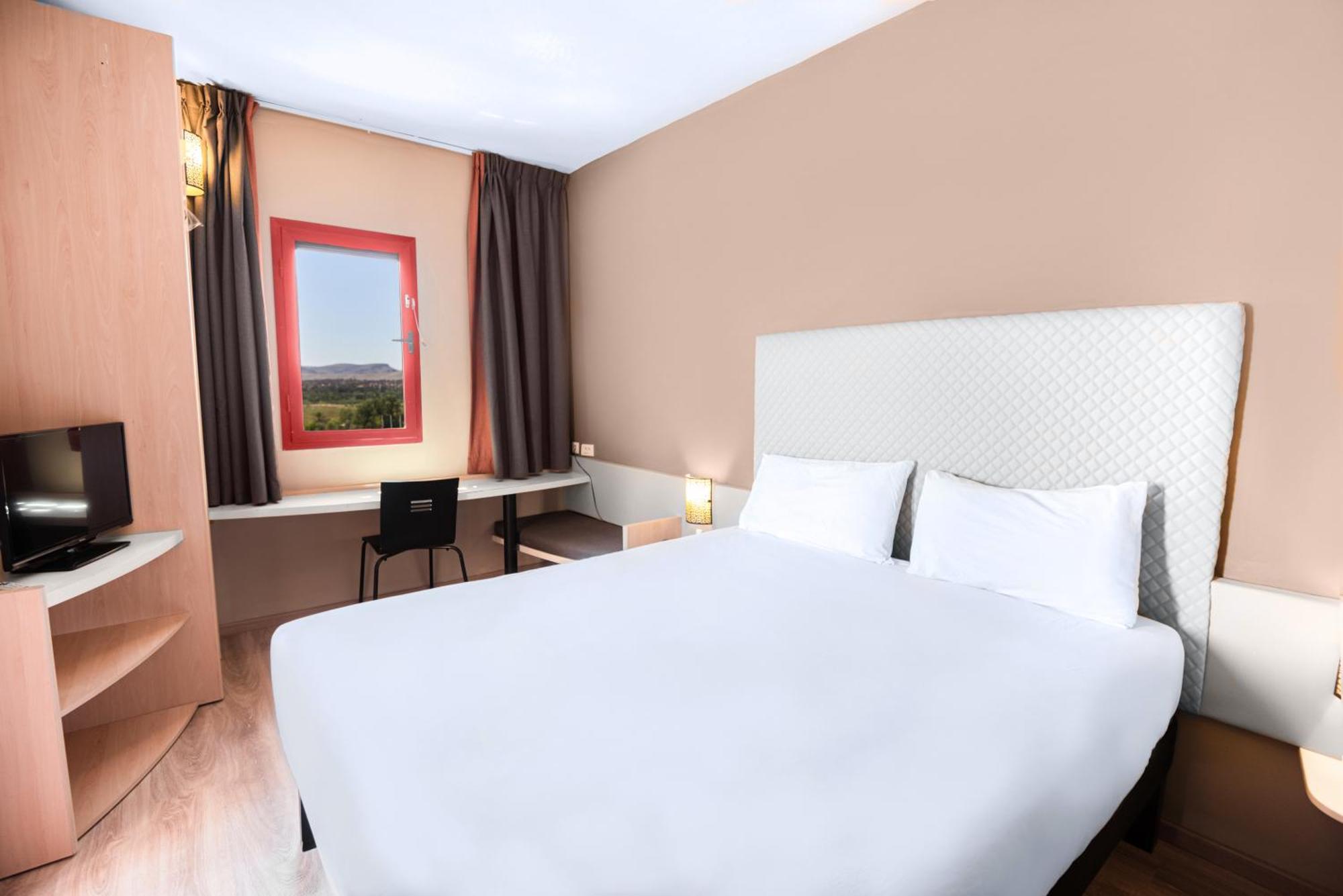 Standard Room 1 Double Bed Mountain View