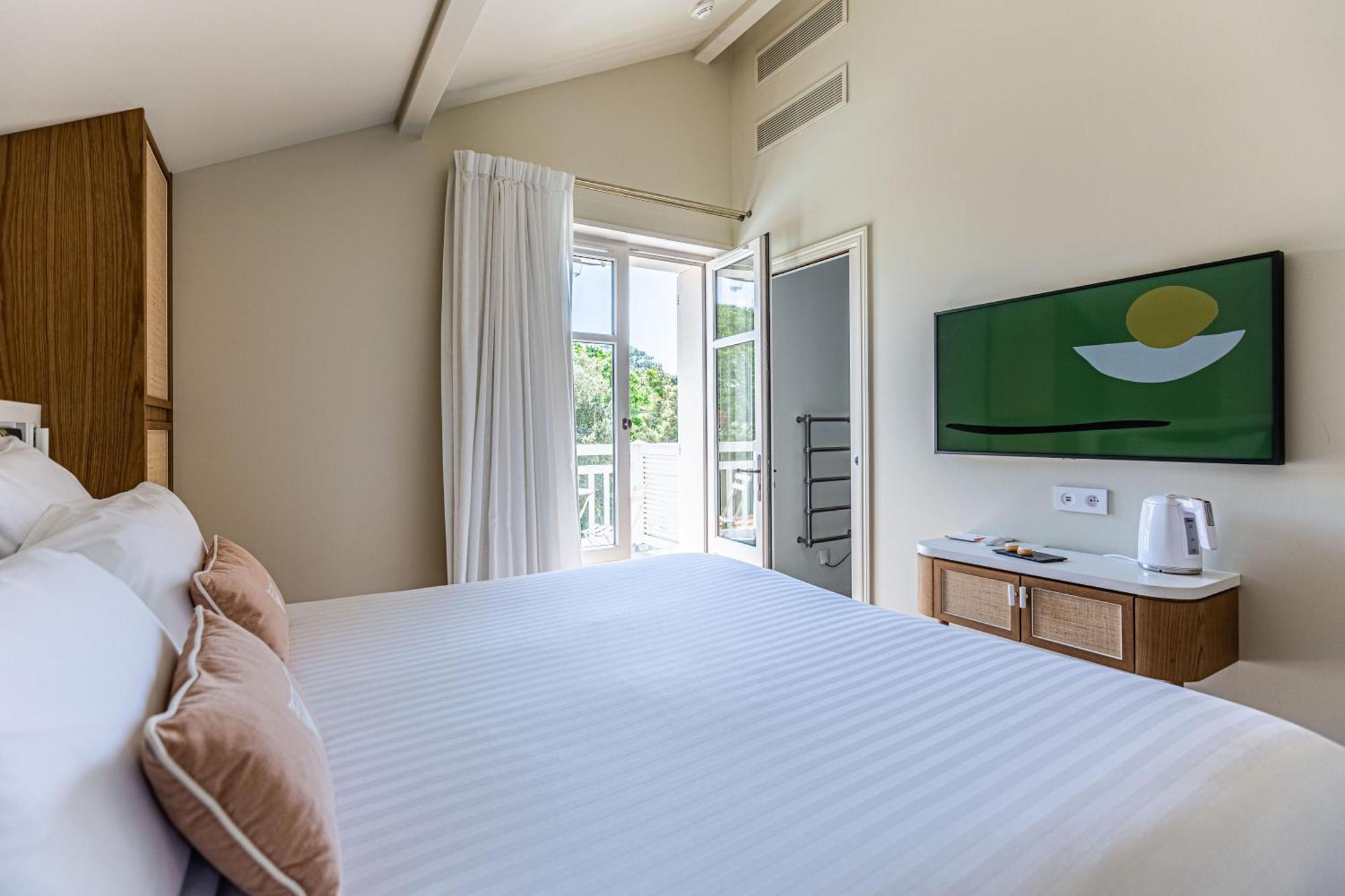 Double Room Balcony or Terrace Garden View