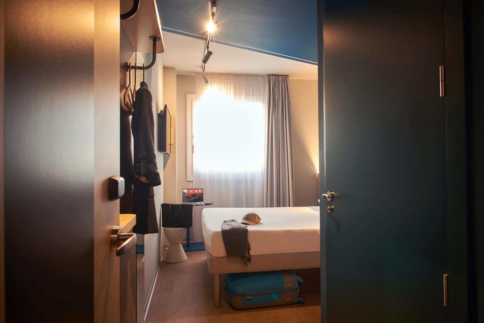 Standard Double Room,1560085489:JPEG