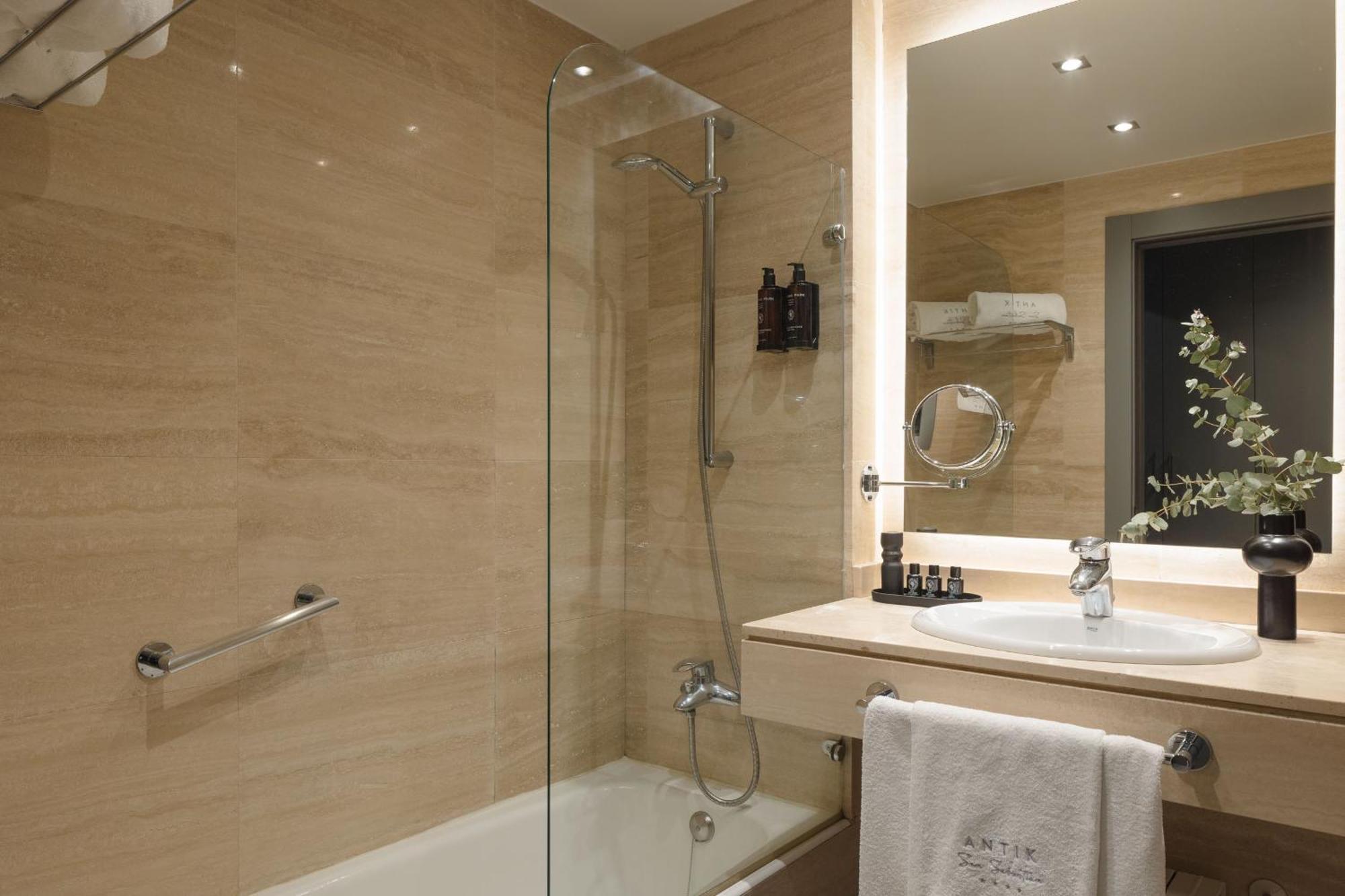 Double or Twin Room,1562928643:JPEG