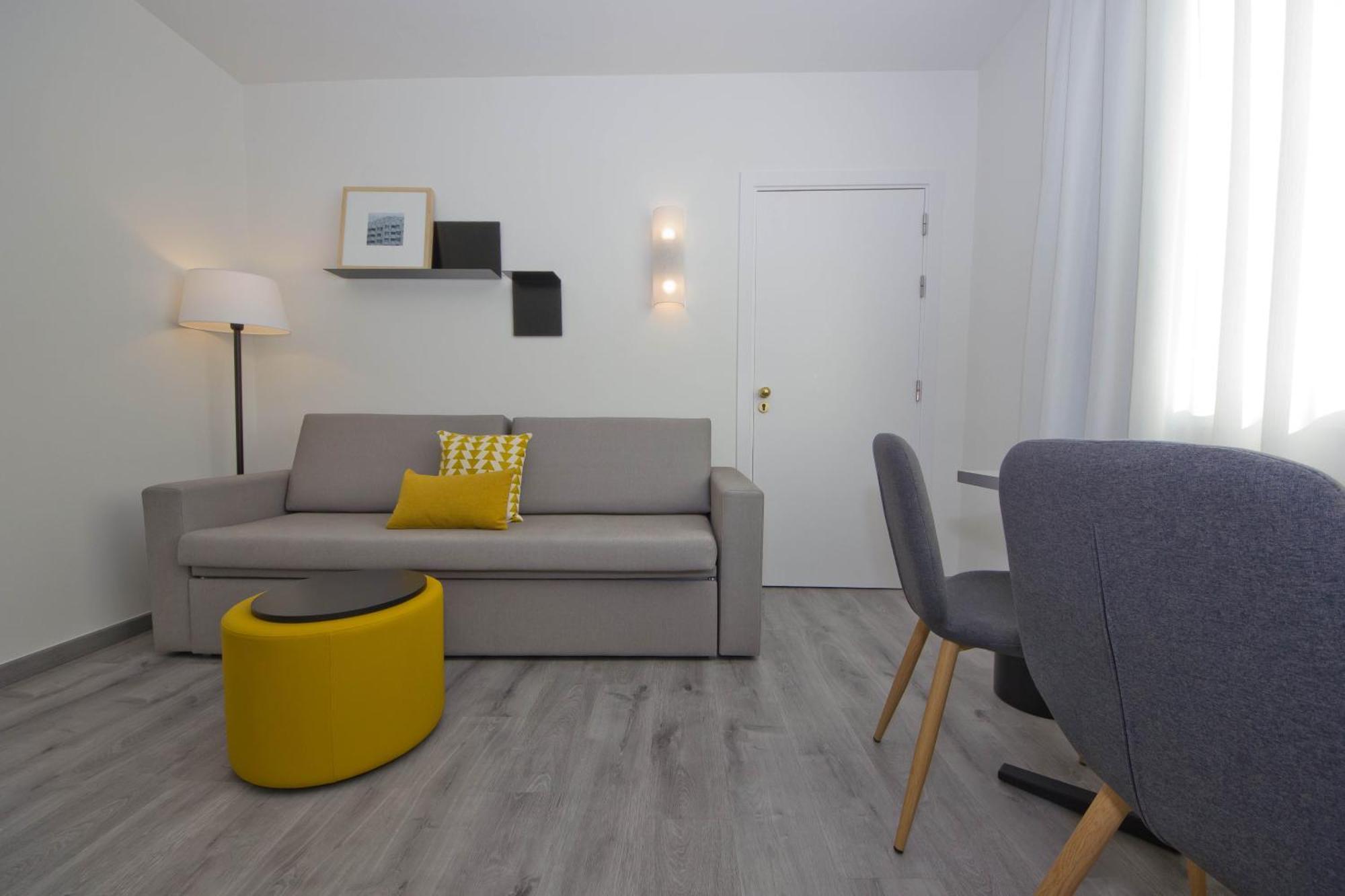 Quintuple Room