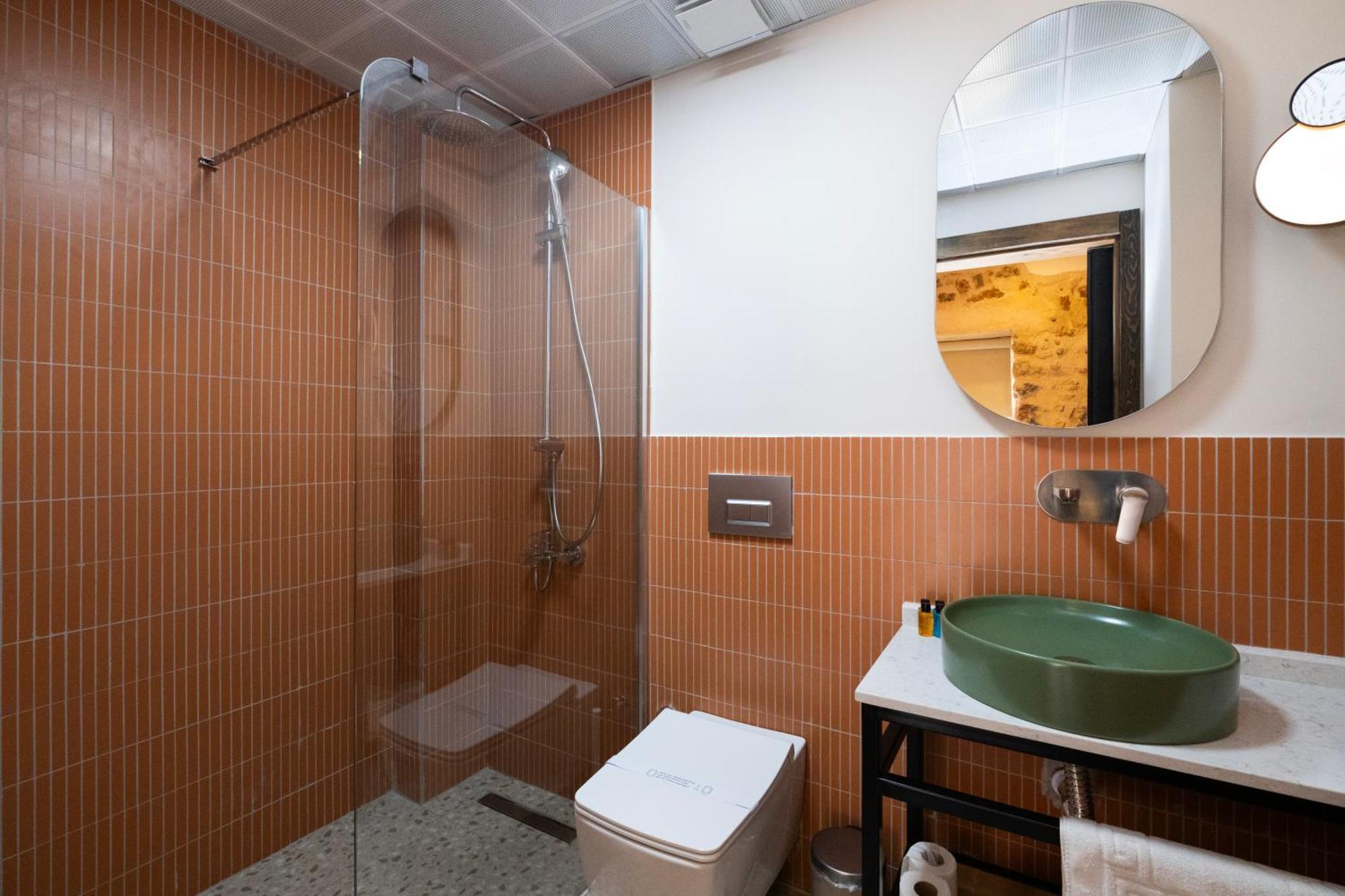 Deluxe Suite Spa Bath