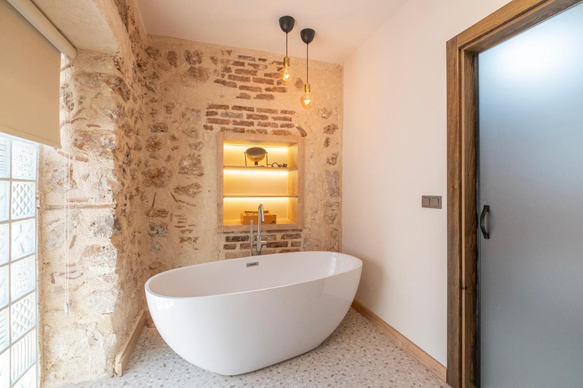 Deluxe Suite Spa Bath