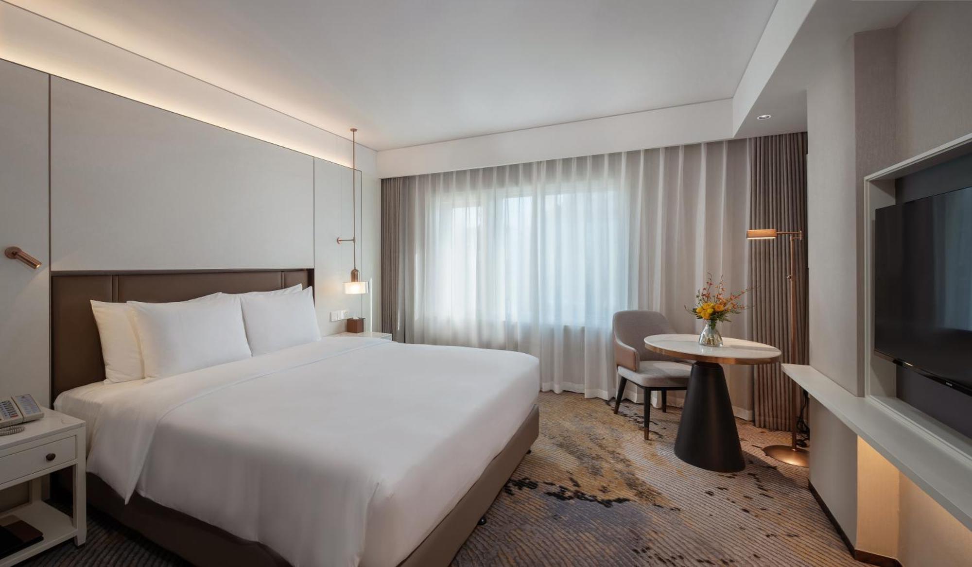 Superior Room King Bed,1563292360:JPEG