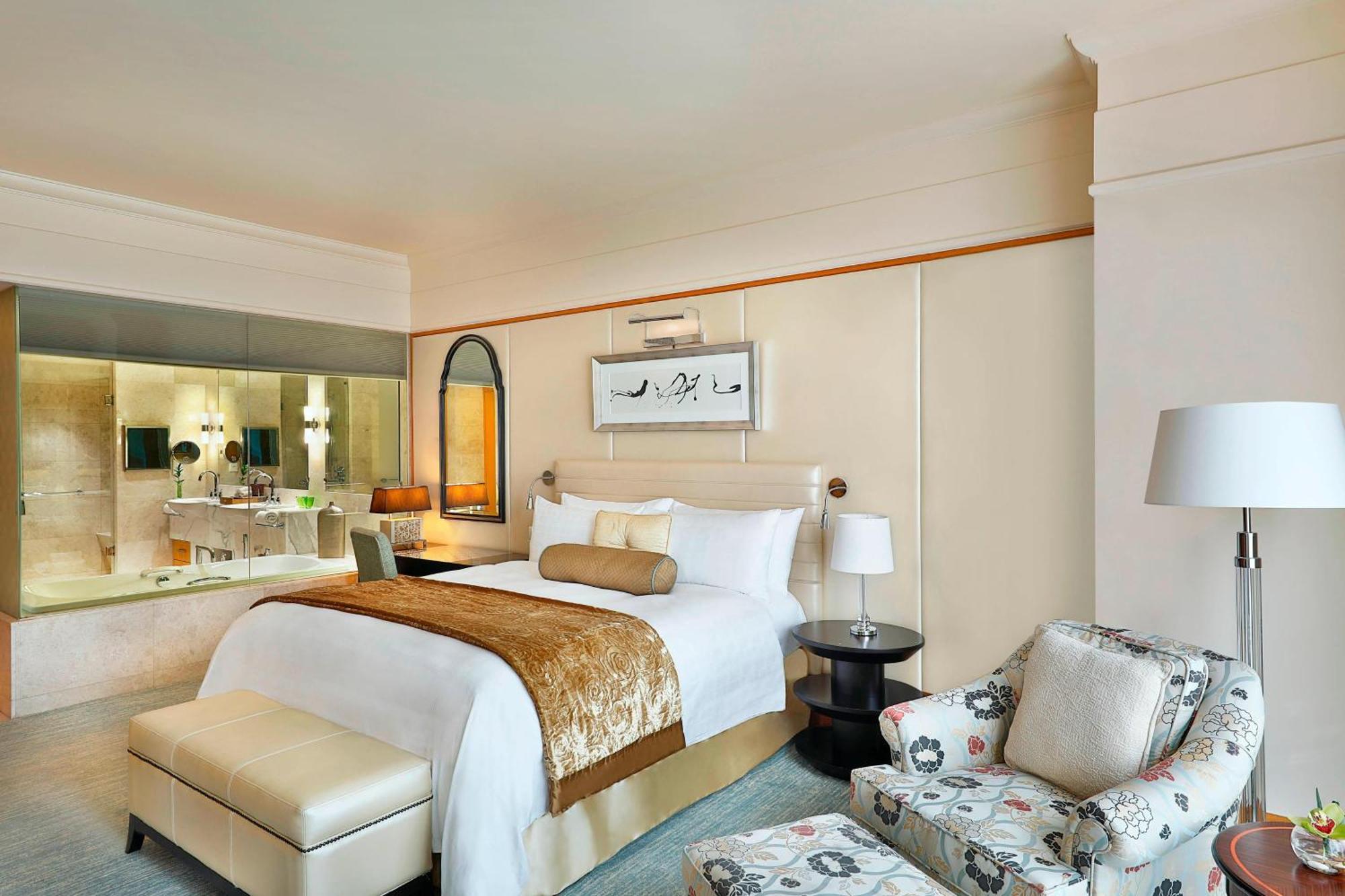 Executive Suite One King Bed Non Smoking