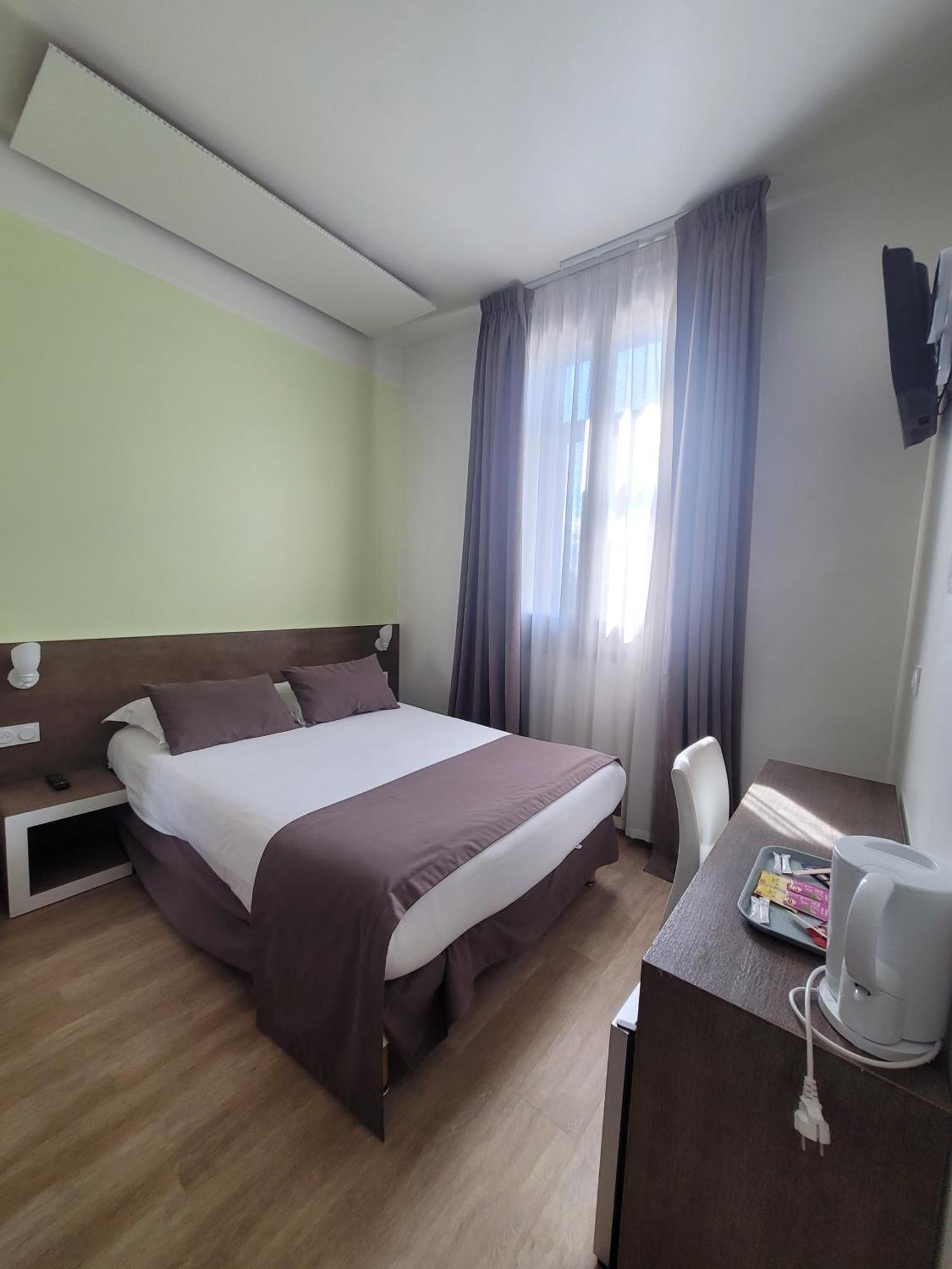 Double Room,1563306619:JPEG