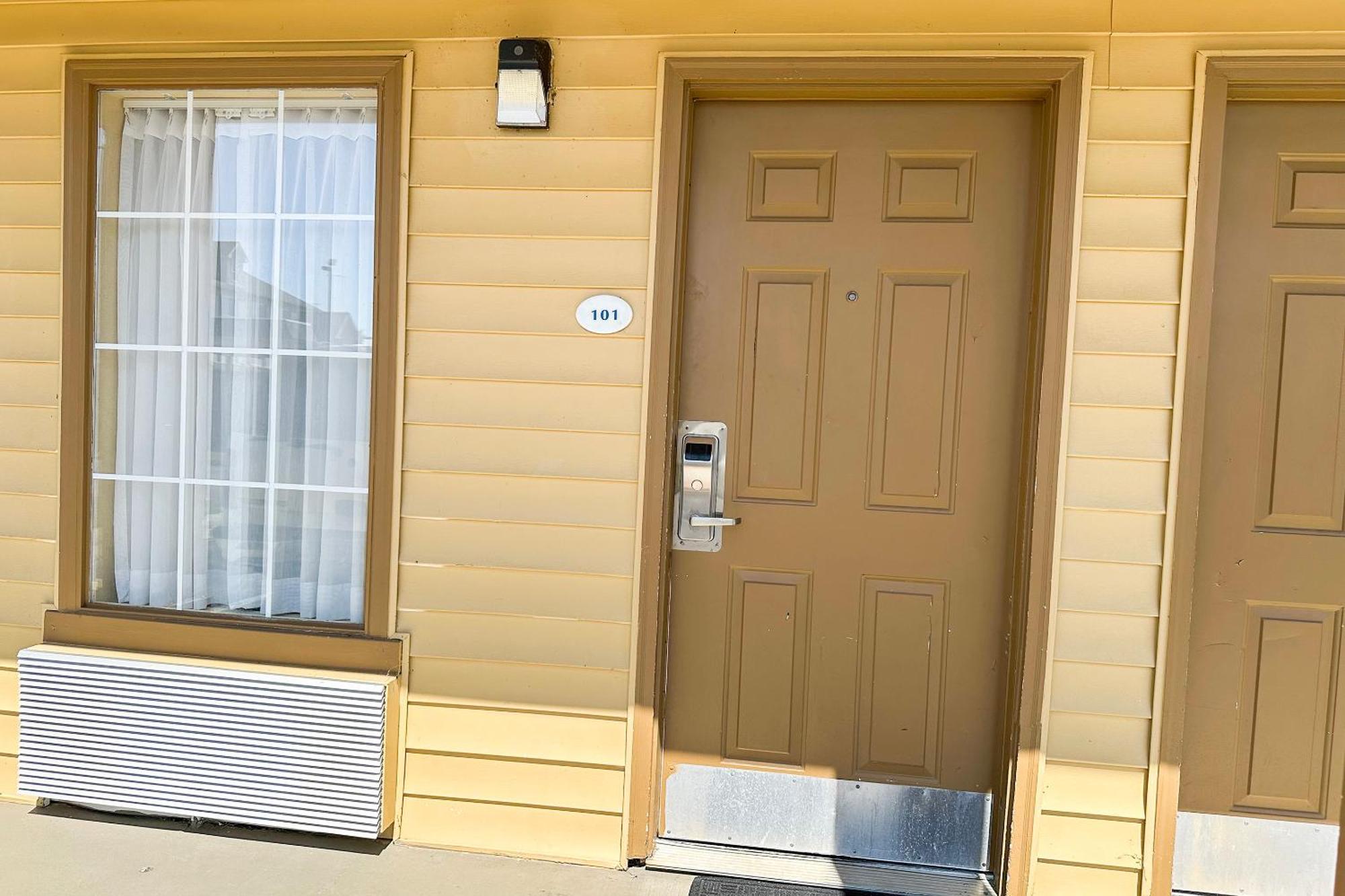 King Room Non-Smoking