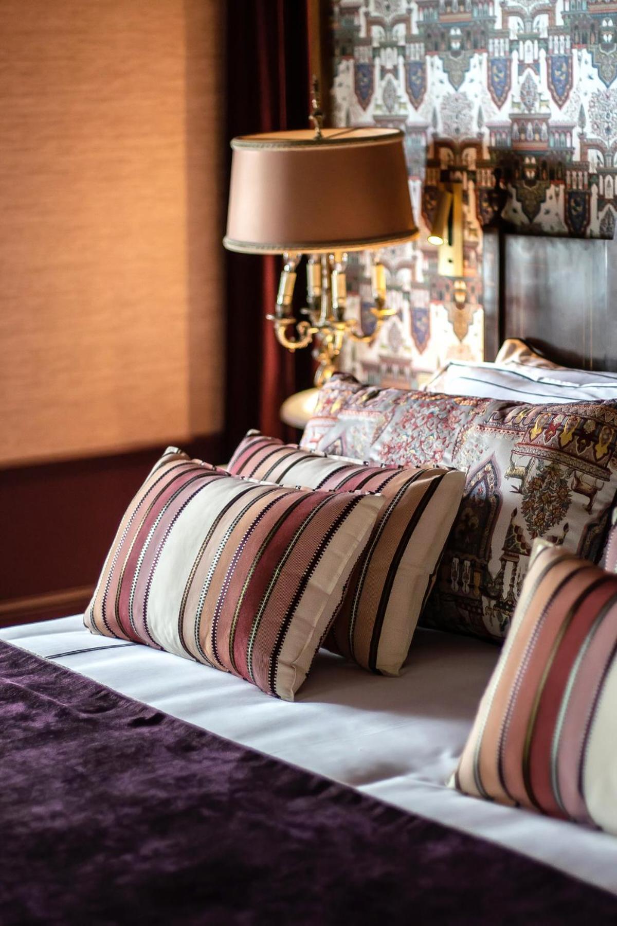 Signature Suite