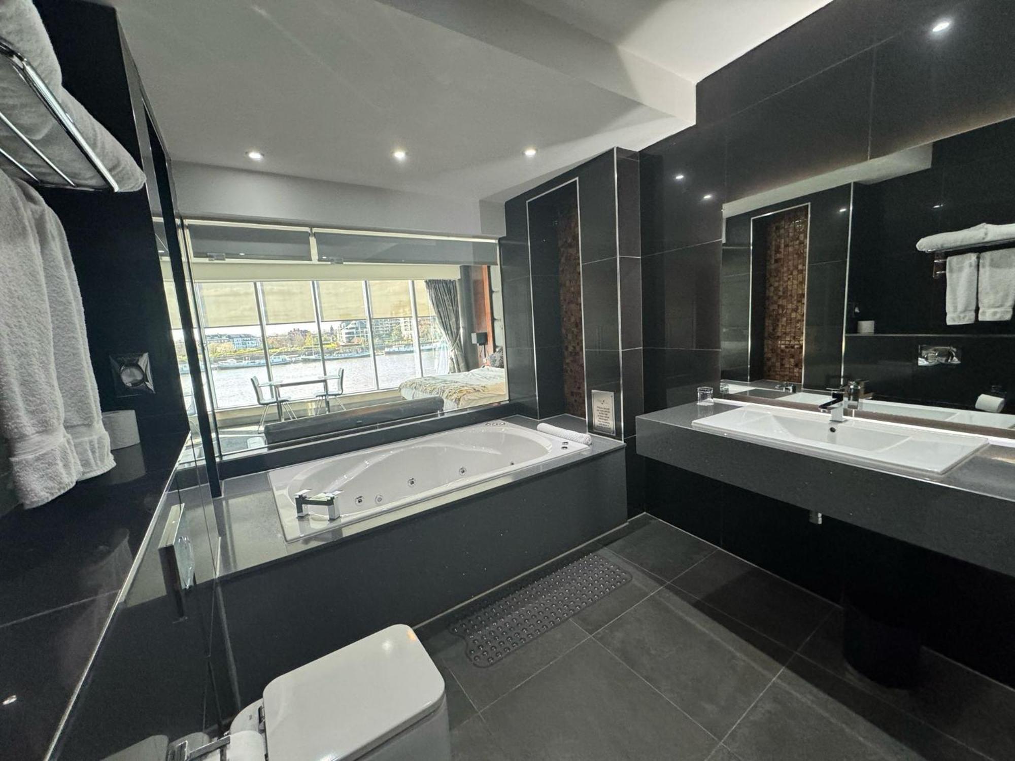Emperor Suite