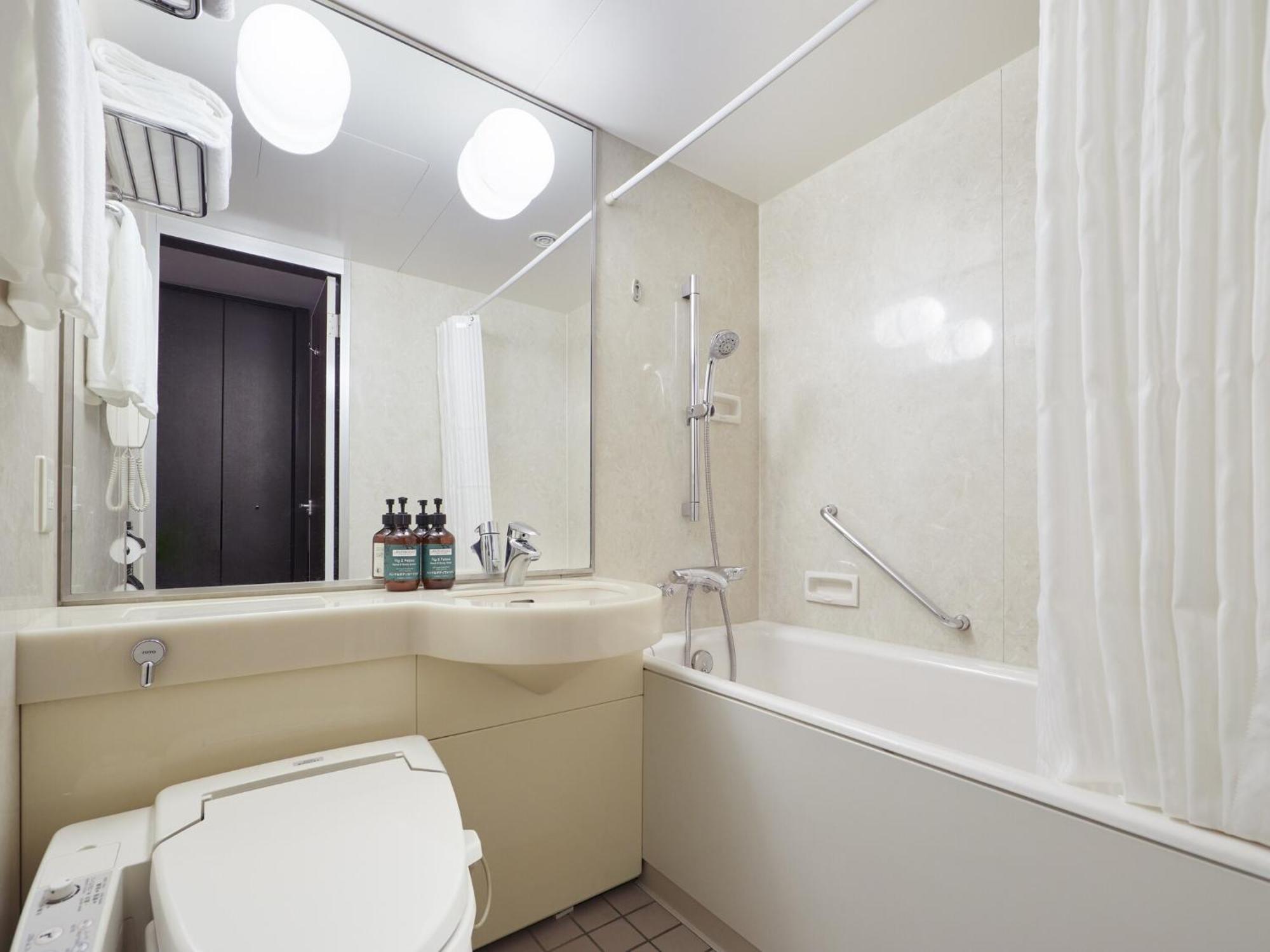 Standard Queen Room High Floor