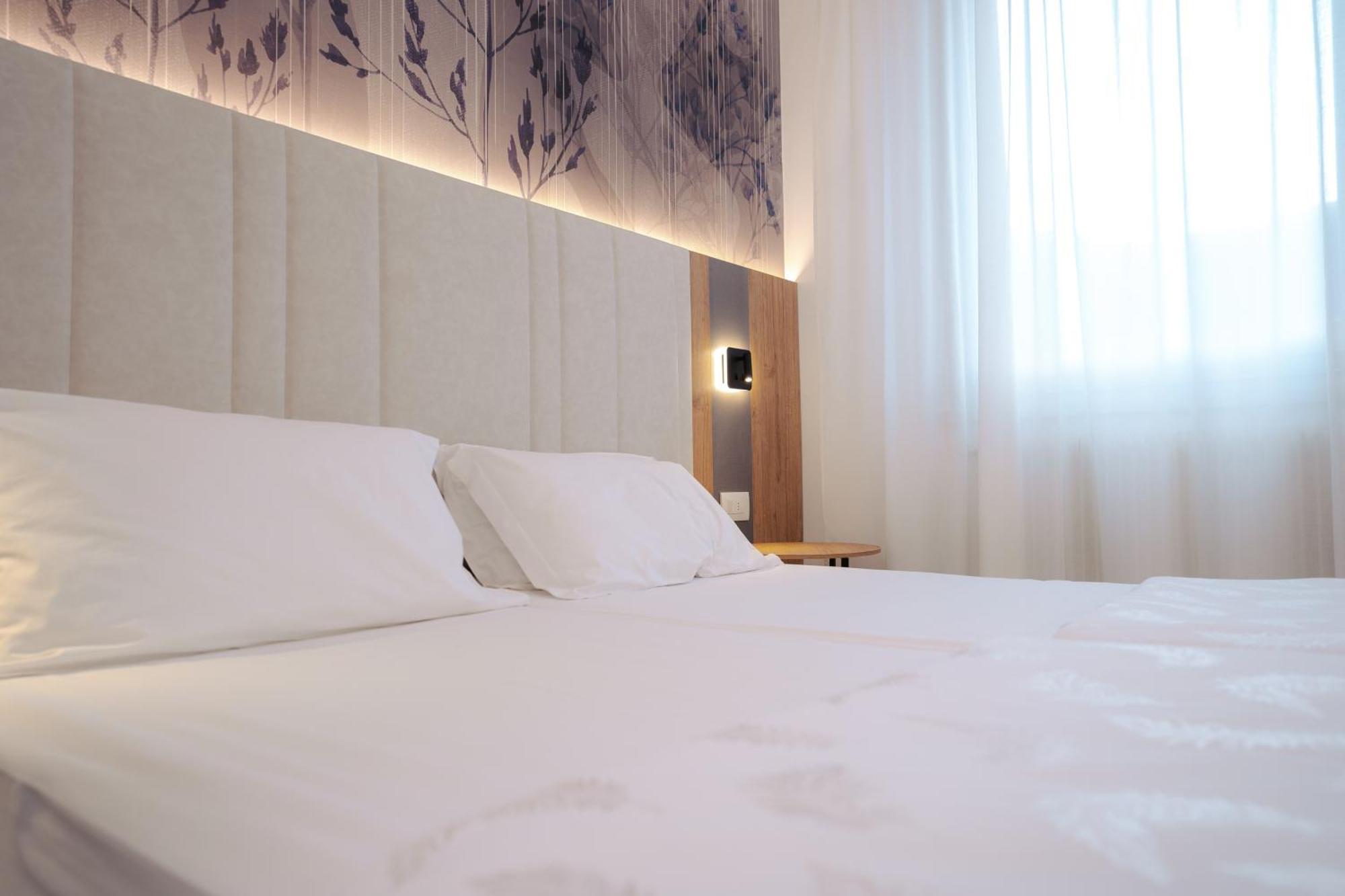 Superior Single Room,1565552890:JPEG