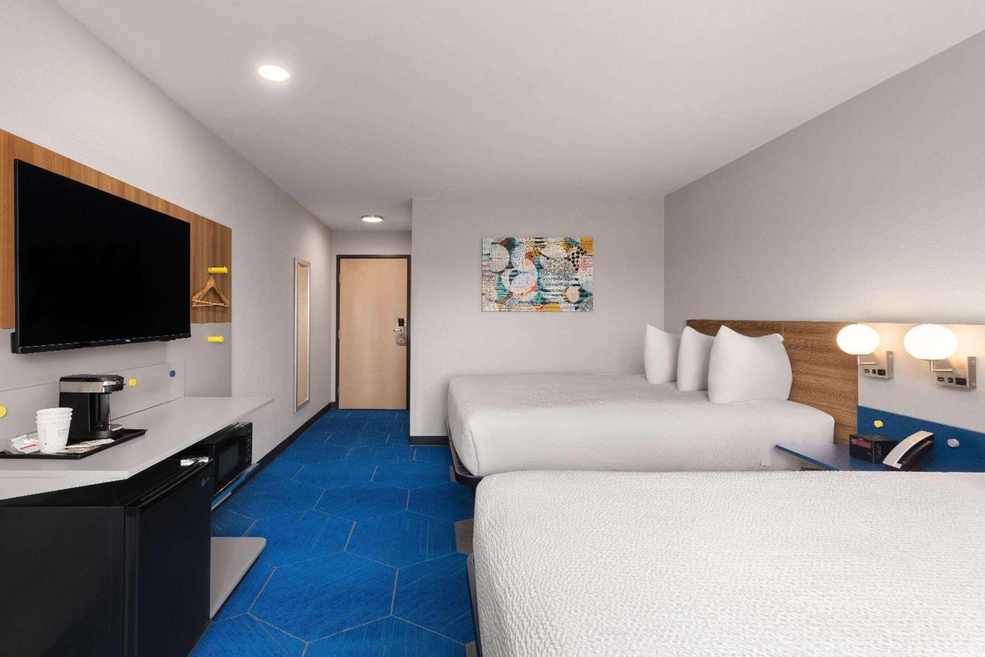 Queen Room Two Queen Beds