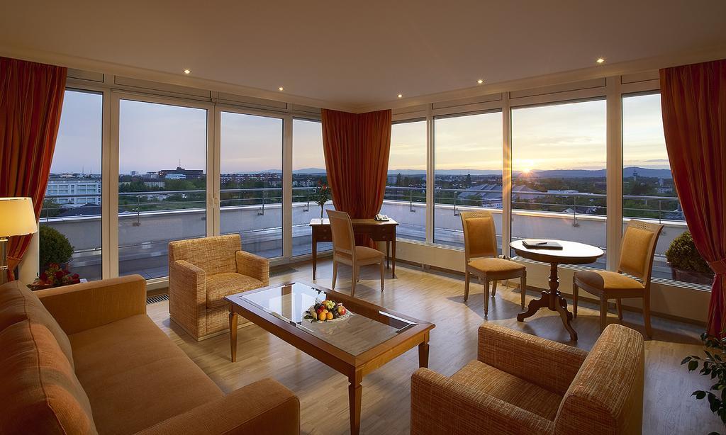 Luxury Suite,156651585:JPEG