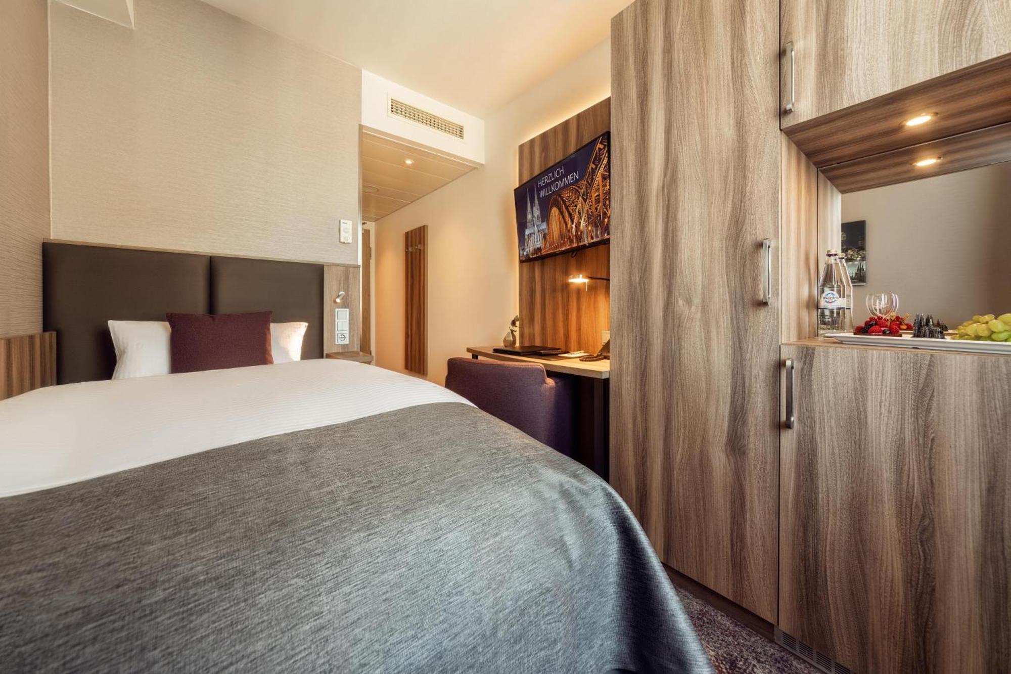 Superior Single Room Cathedral view