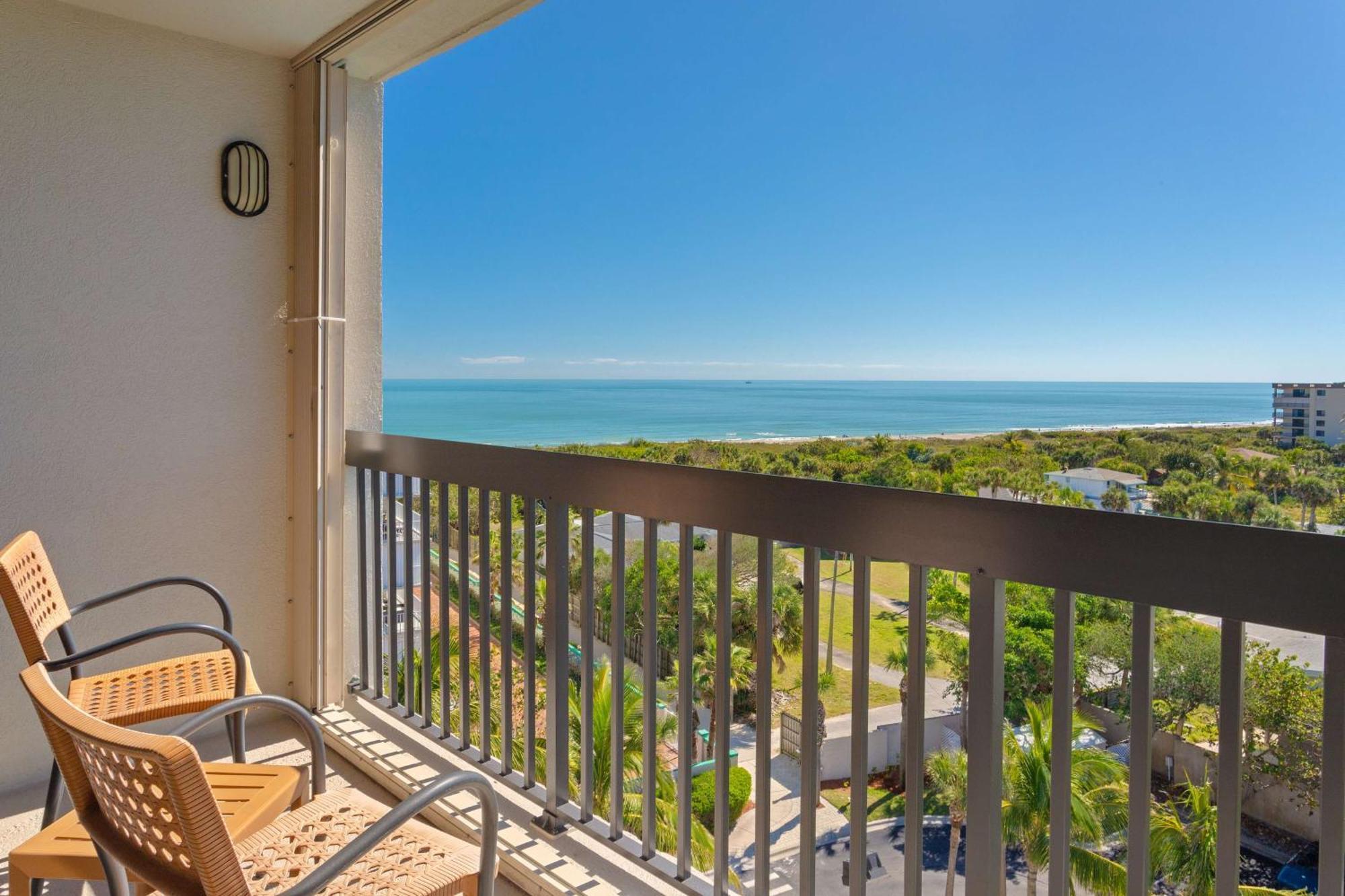 Queen Room with Two Queen Beds with Balcony and Ocean View