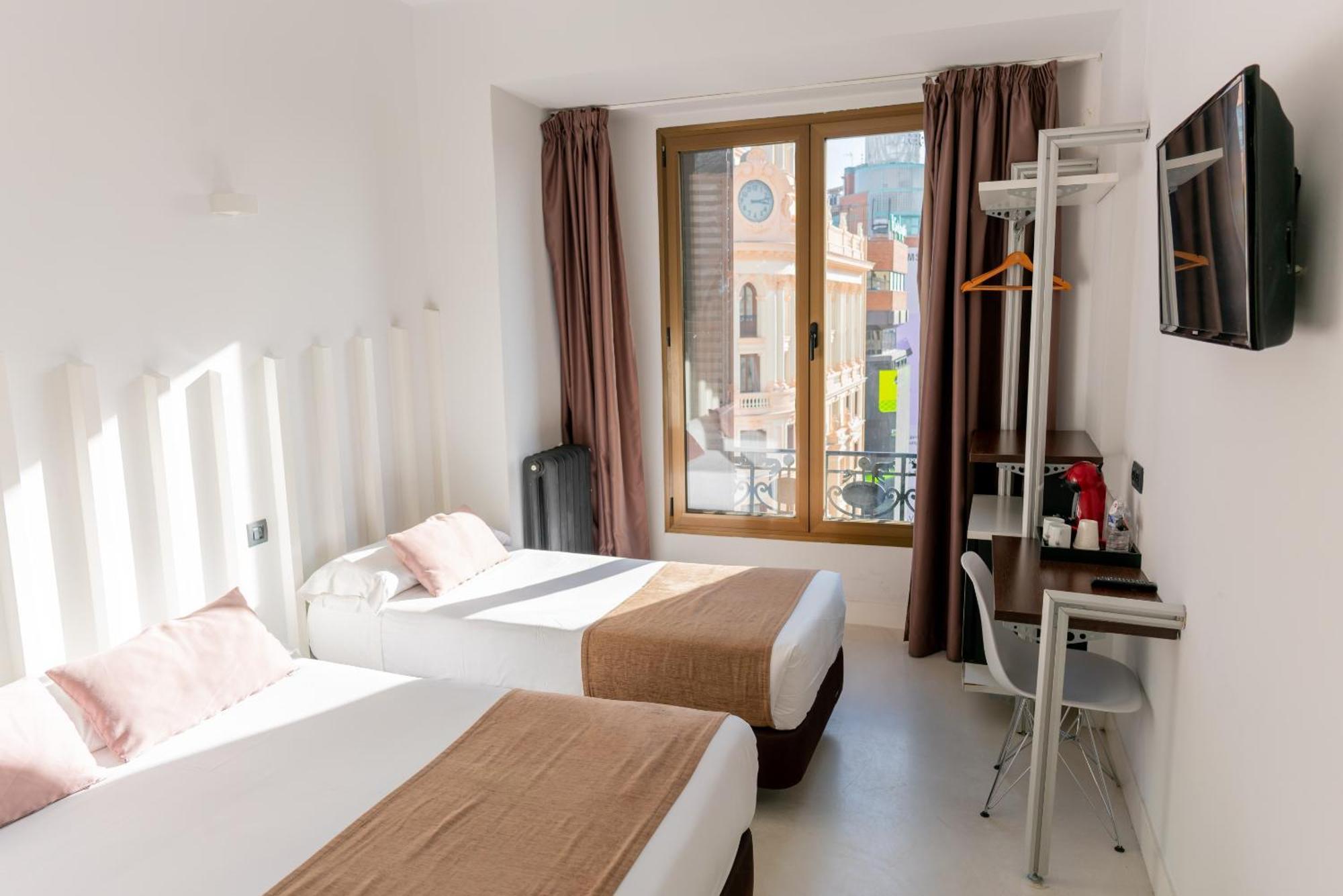 Basic Triple Room