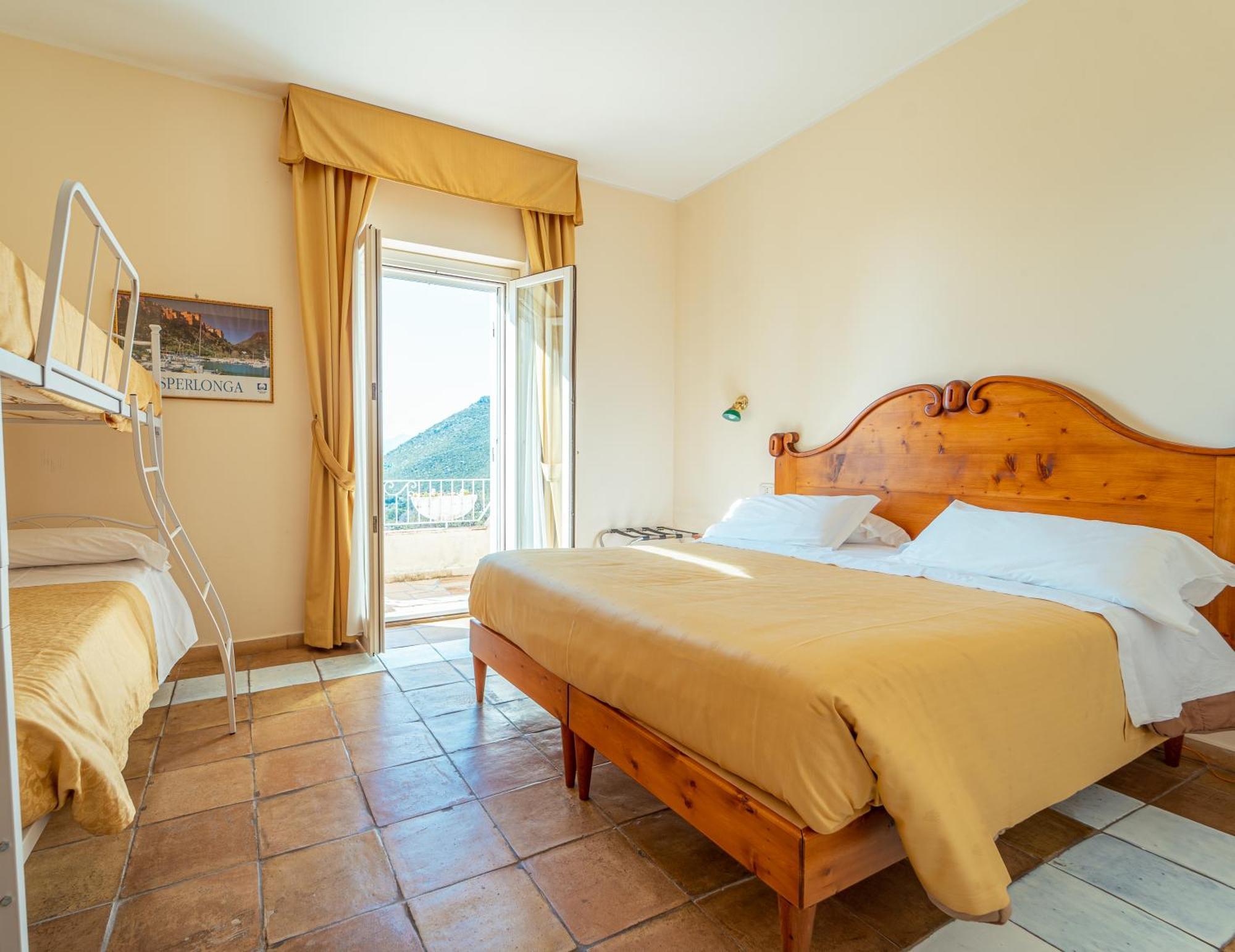 Double or Twin Room Garden View