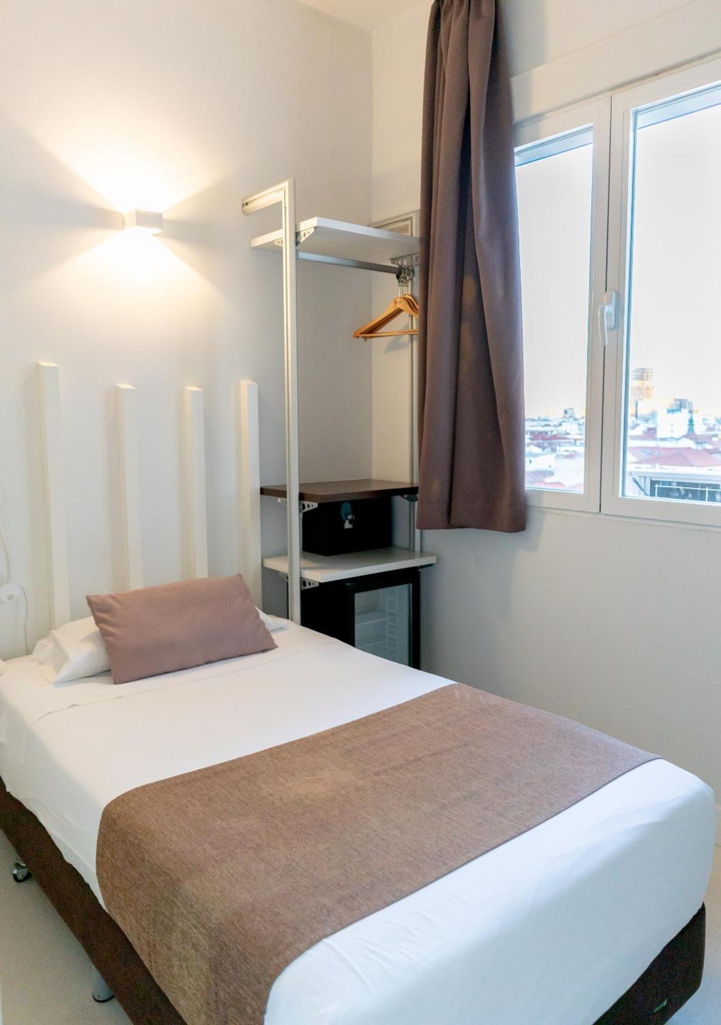 Single Room Private Bathroom