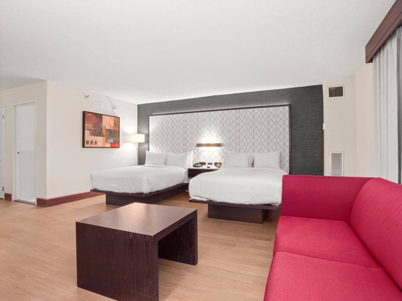 Suite Two Double Beds Non-Smoking
