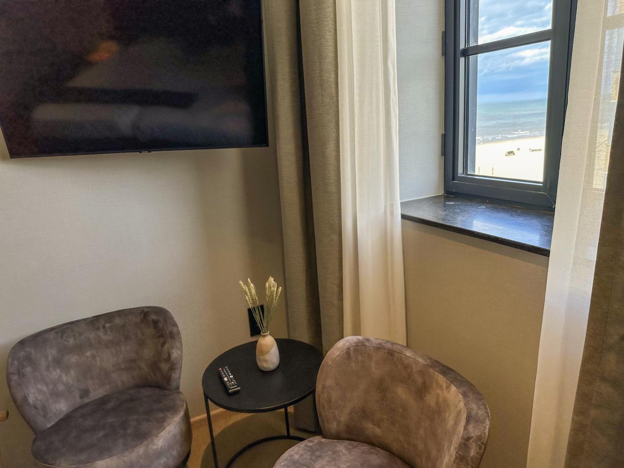 Family Room Partial Sea View