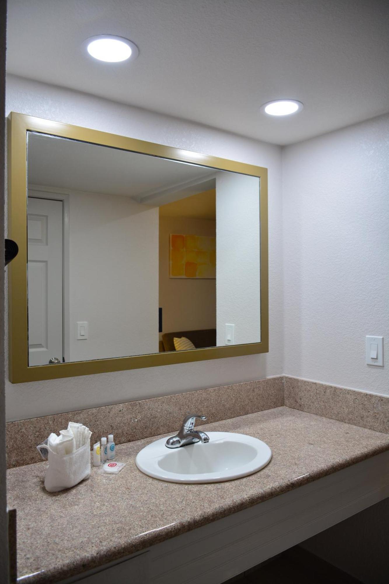 King Room with Roll-In Shower - Disability Access