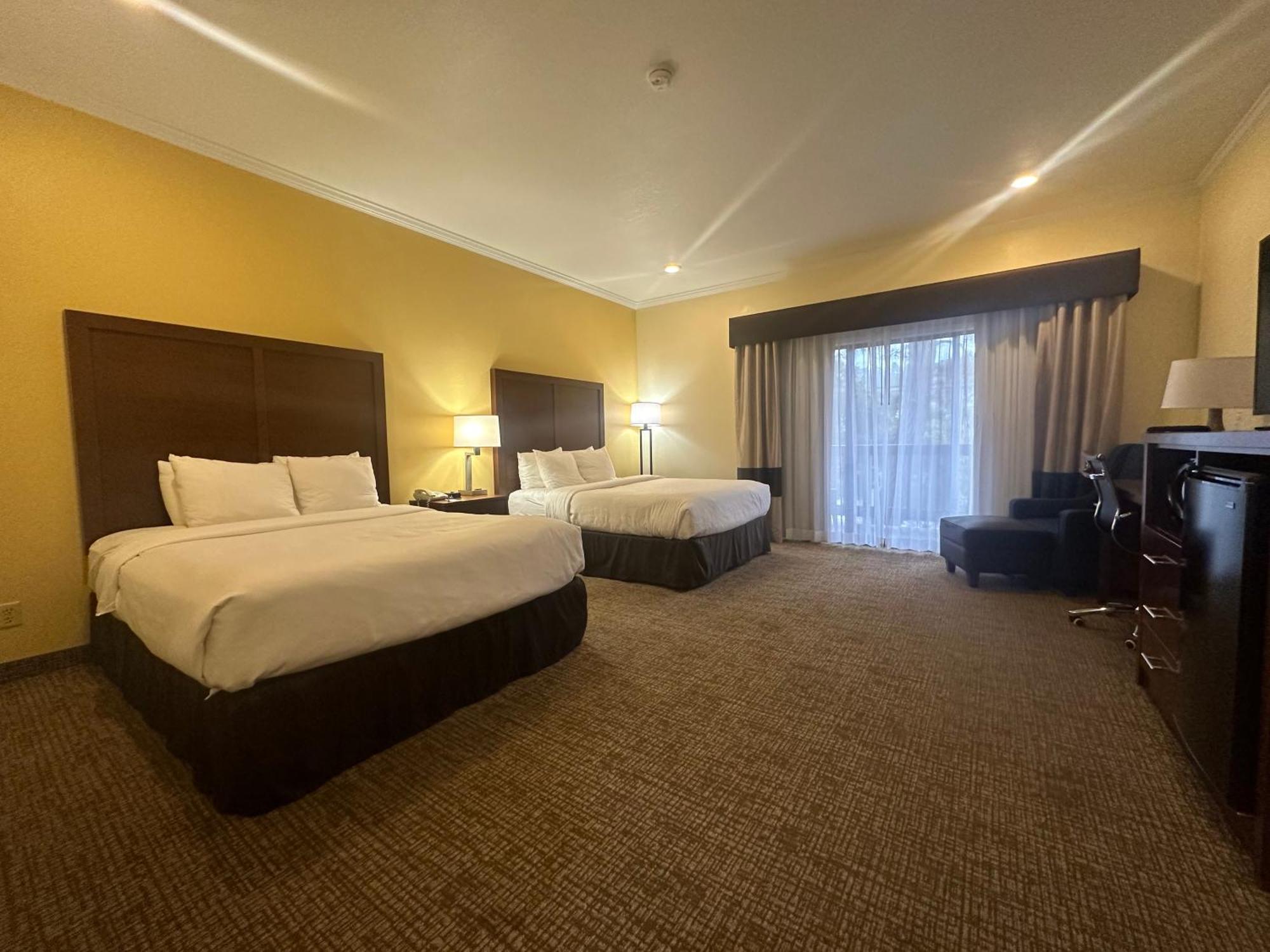 Queen Room Two Queen Beds Non-Smoking