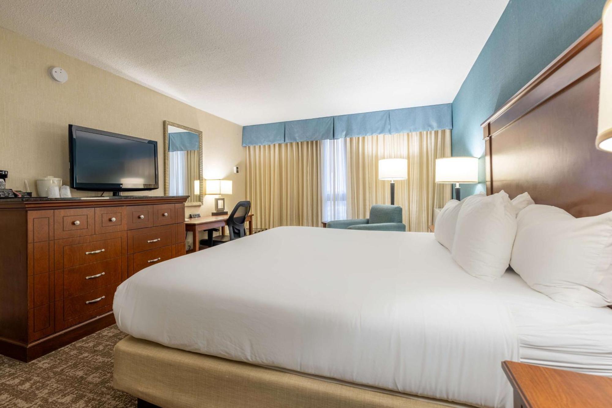Deluxe King Room Disability Access Non-Smoking