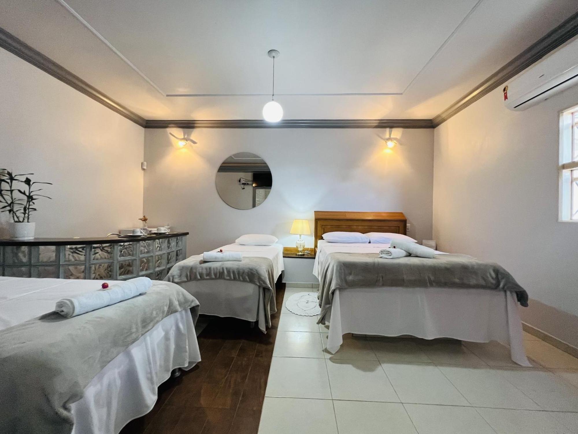 Quarto Quádruplo com Banheira