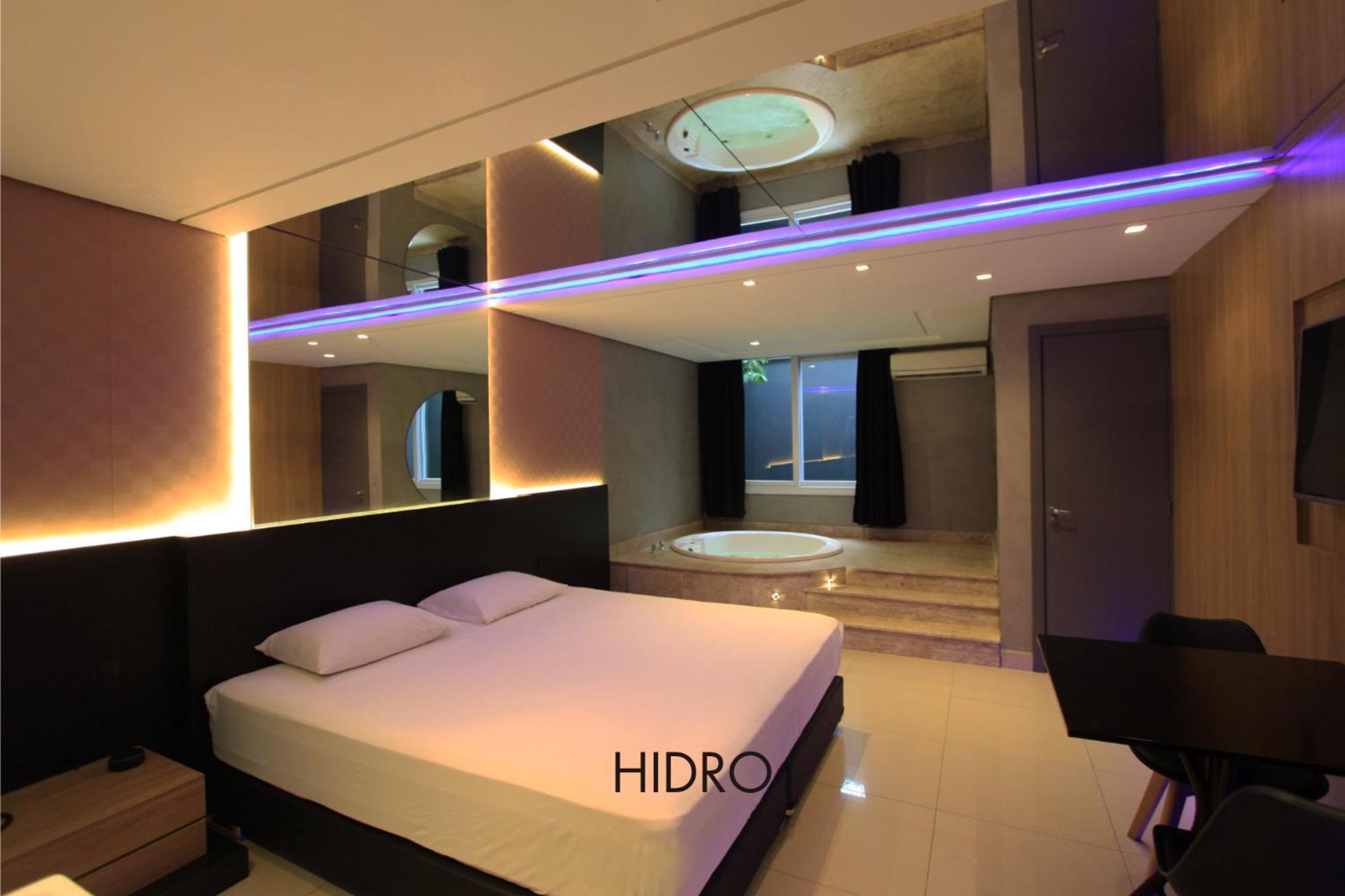 Deluxe Suite Spa Bath